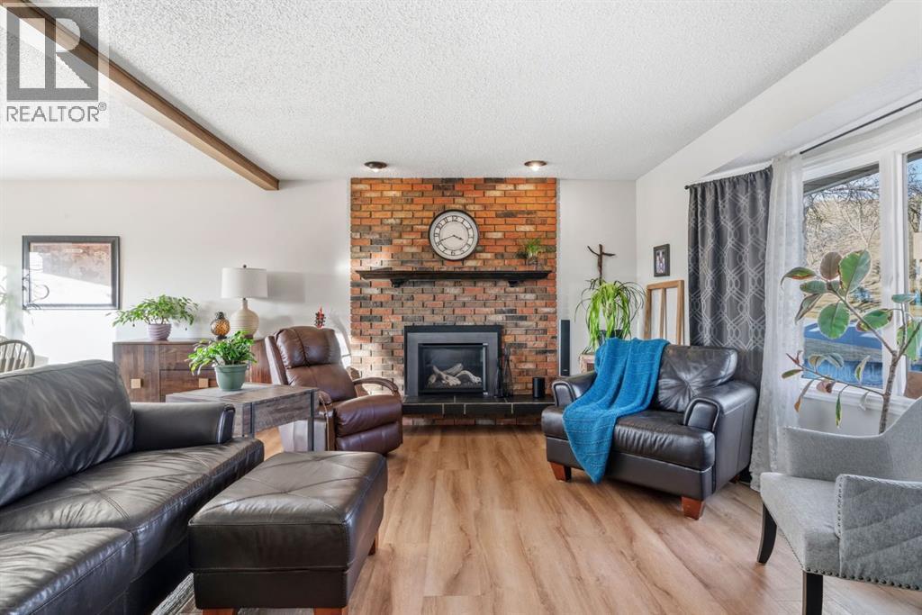 33 Carolina Drive, Cochrane, Alberta  T4C 1C4 - Photo 3 - A2270372