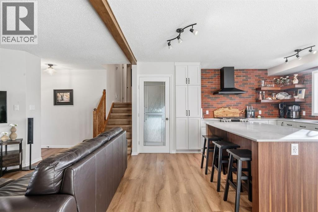 33 Carolina Drive, Cochrane, Alberta  T4C 1C4 - Photo 9 - A2270372