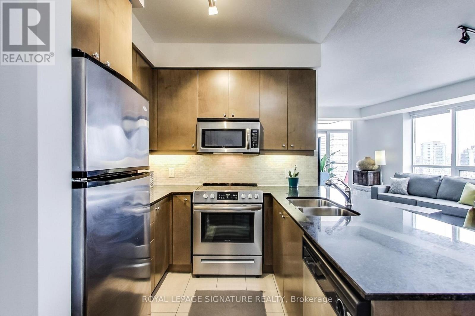 2009 - 1 Scott Street, Toronto, Ontario  M5E 1A1 - Photo 6 - C12561764
