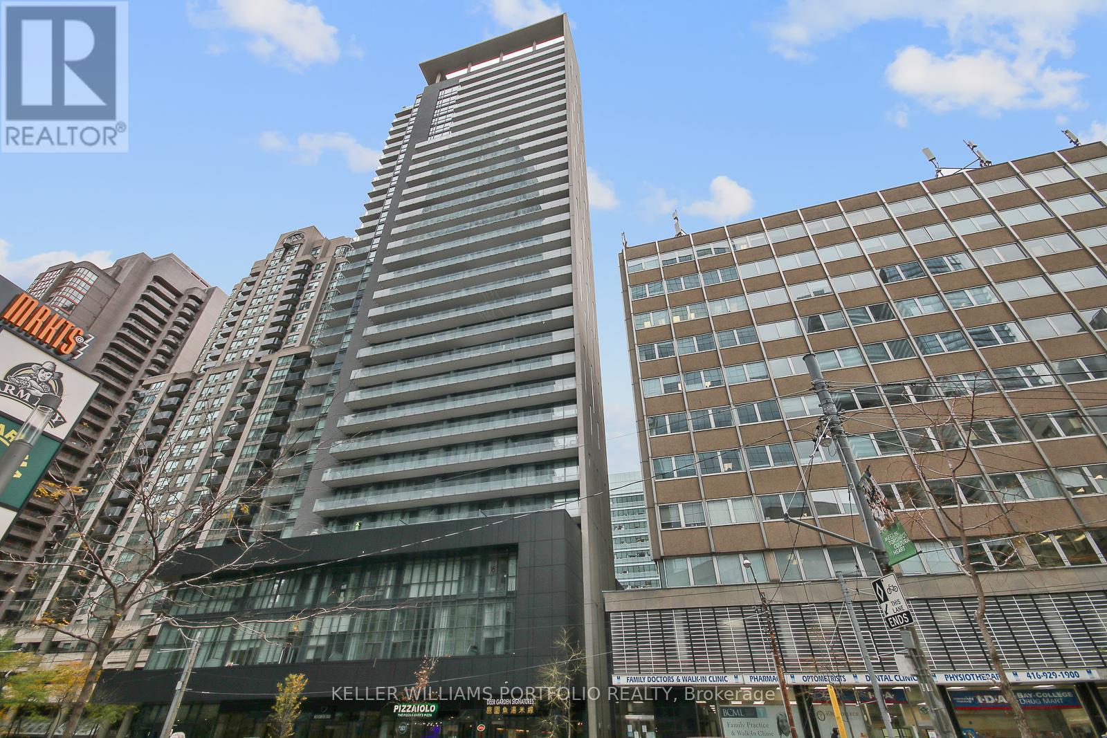 1104 - 770 BAY STREET, Toronto, Ontario