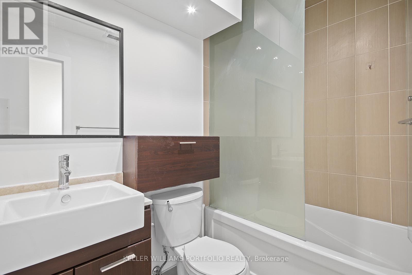 1104 - 770 Bay Street, Toronto, Ontario  M5G 0A6 - Photo 20 - C12561770