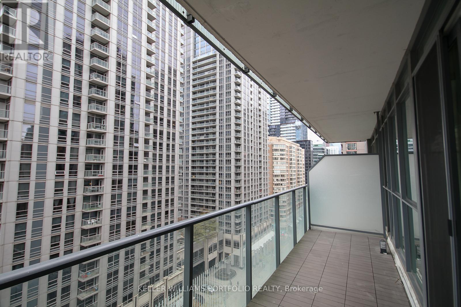 1104 - 770 Bay Street, Toronto, Ontario  M5G 0A6 - Photo 22 - C12561770