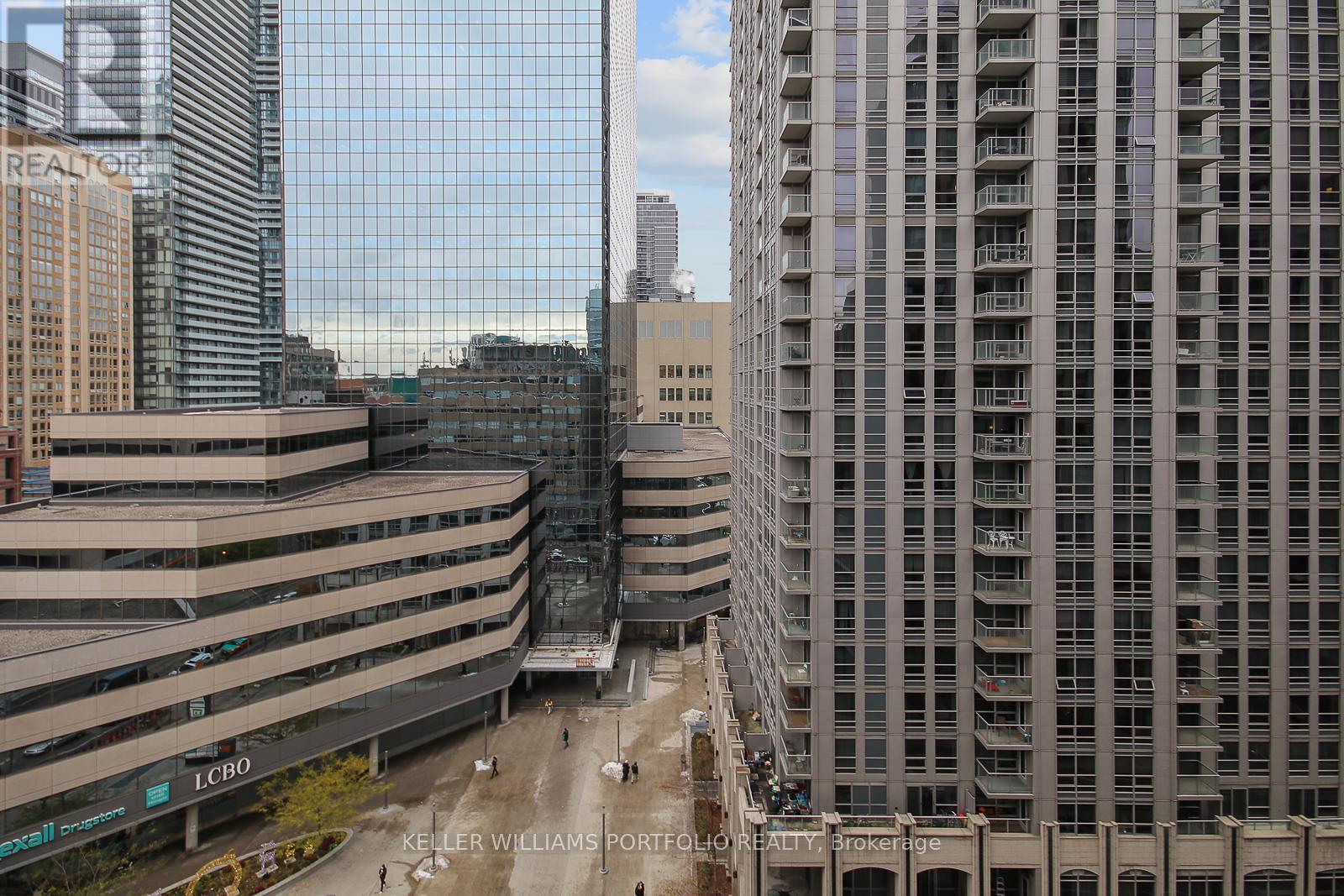 1104 - 770 Bay Street, Toronto, Ontario  M5G 0A6 - Photo 24 - C12561770