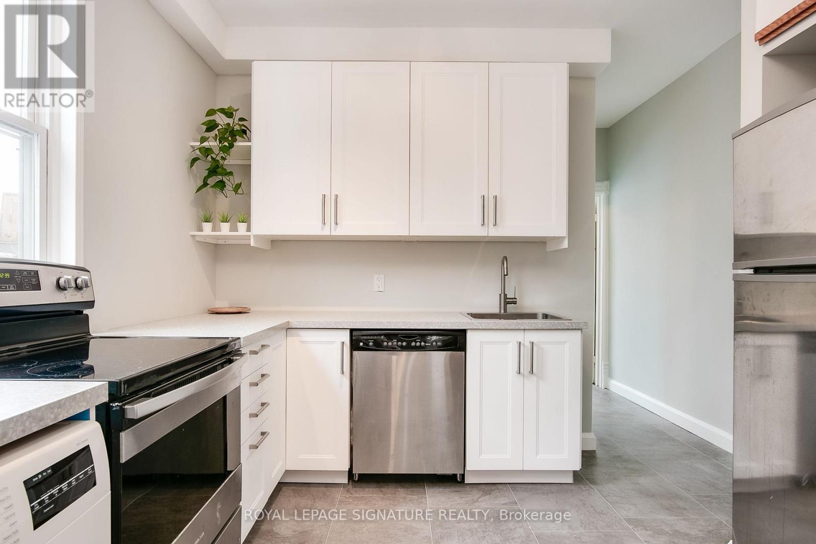 2nd Floor - 133 Brock Street, Toronto, Ontario  M6K 2L5 - Photo 2 - C12561812