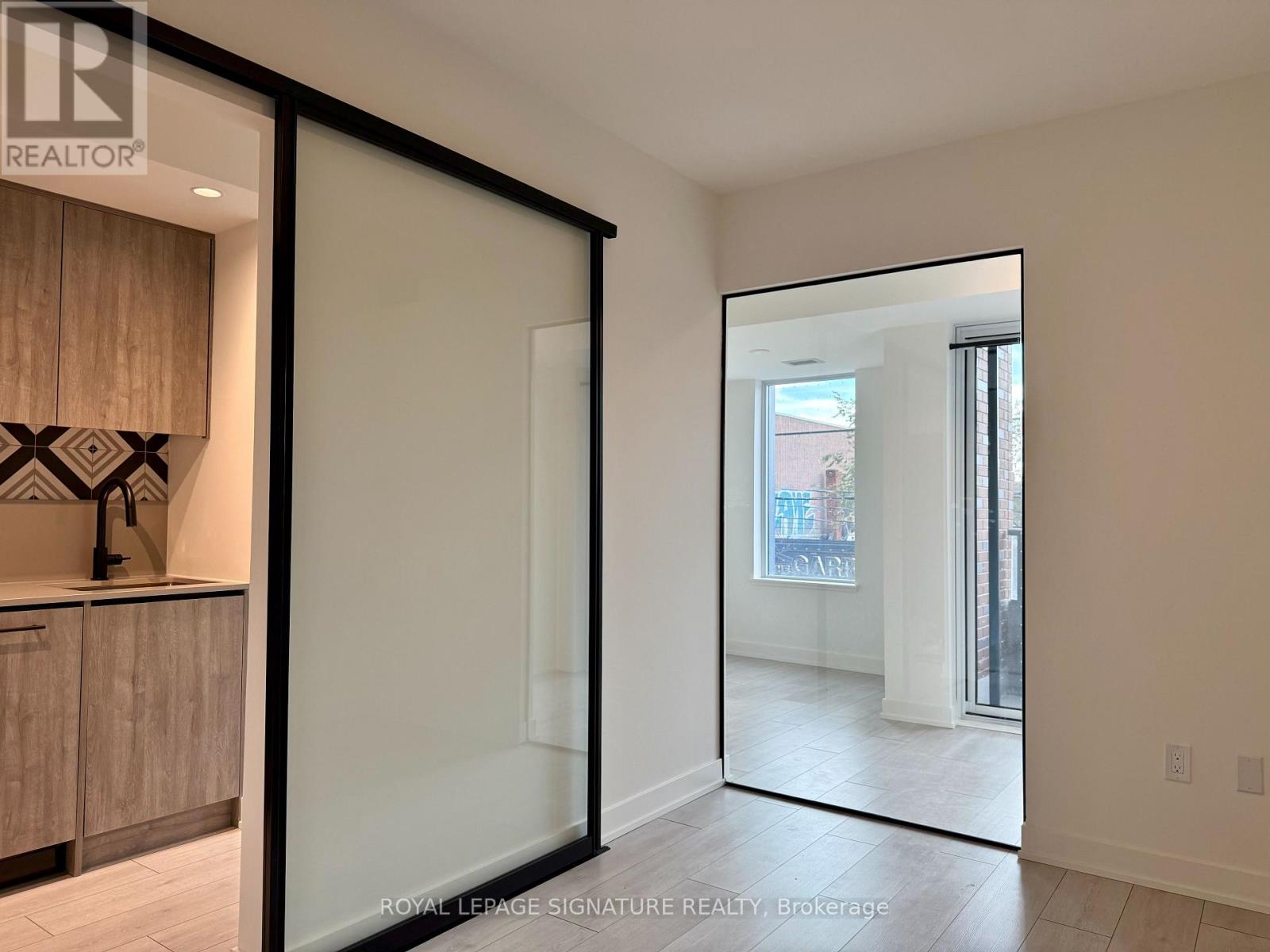 206 - 5 Lakeview Avenue, Toronto, Ontario  M6J 0H3 - Photo 11 - C12561874