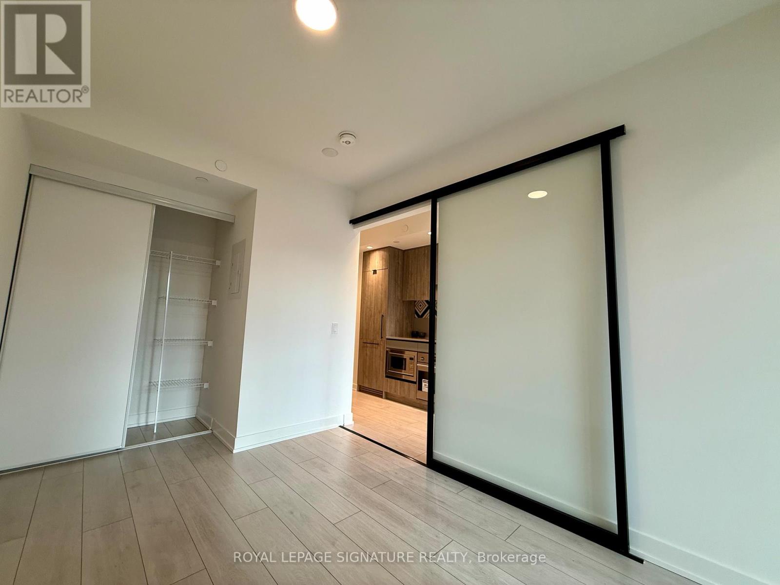 206 - 5 Lakeview Avenue, Toronto, Ontario  M6J 0H3 - Photo 12 - C12561874