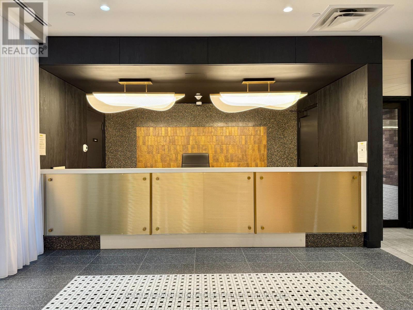 206 - 5 Lakeview Avenue, Toronto, Ontario  M6J 0H3 - Photo 3 - C12561874