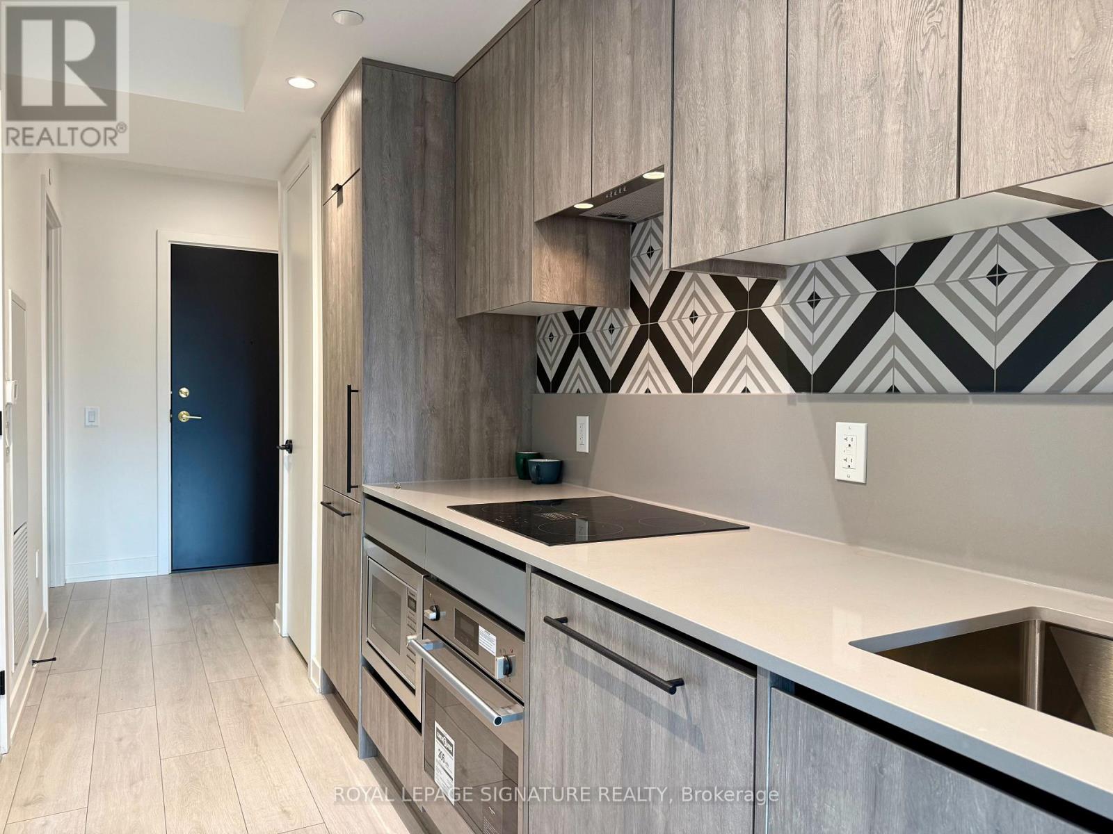 206 - 5 Lakeview Avenue, Toronto, Ontario  M6J 0H3 - Photo 8 - C12561874