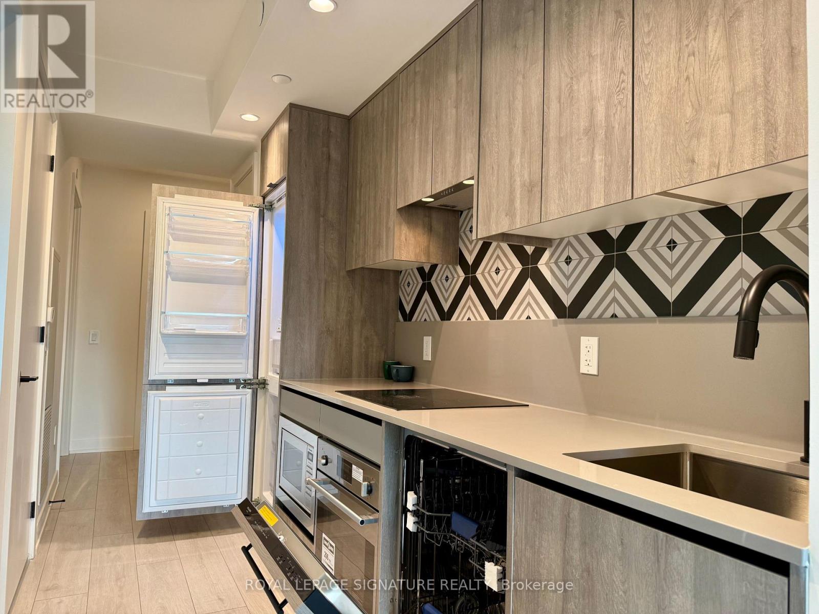 206 - 5 Lakeview Avenue, Toronto, Ontario  M6J 0H3 - Photo 9 - C12561874