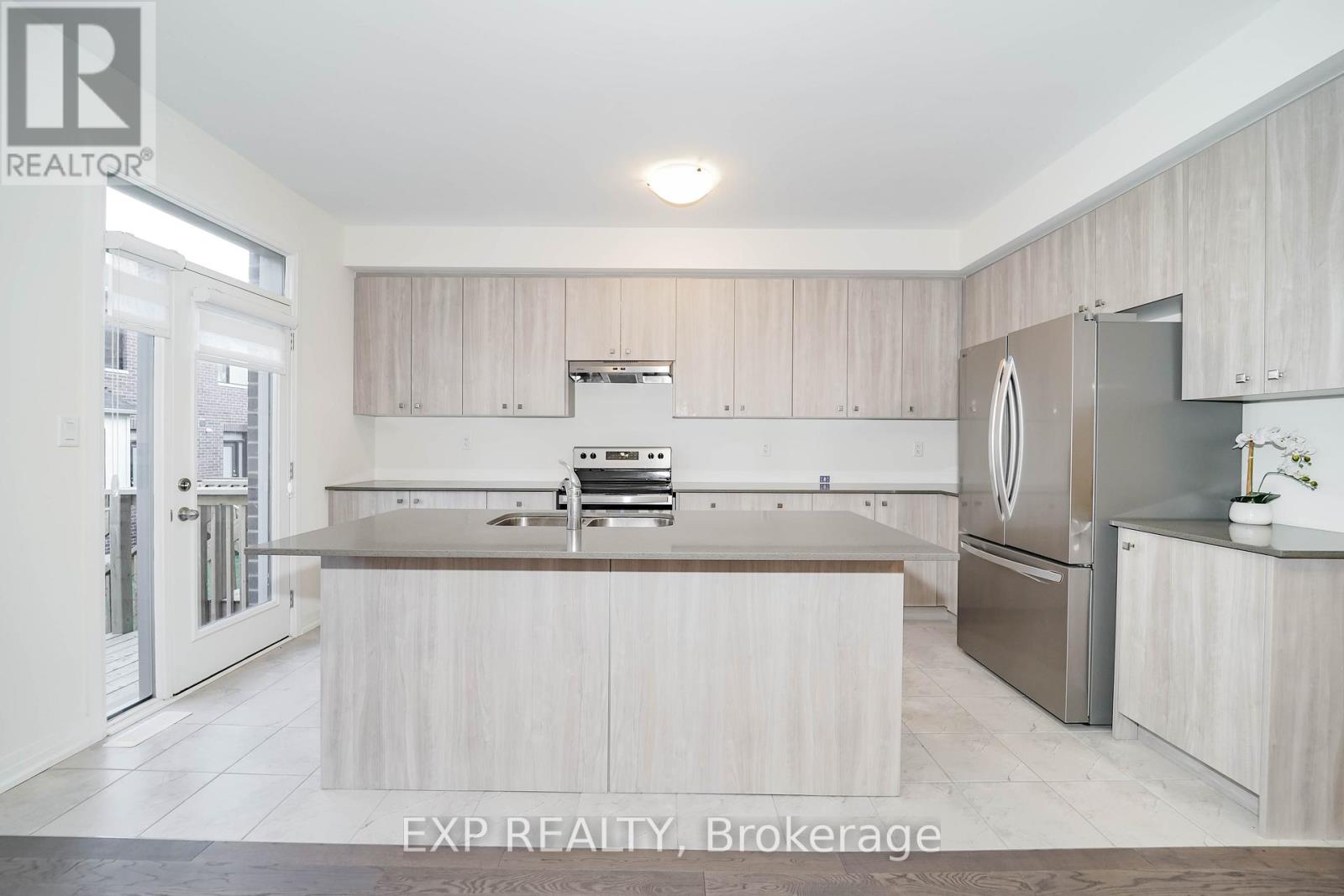 1033 Pisces Trail, Pickering, Ontario  L0H 1J0 - Photo 9 - E12558636