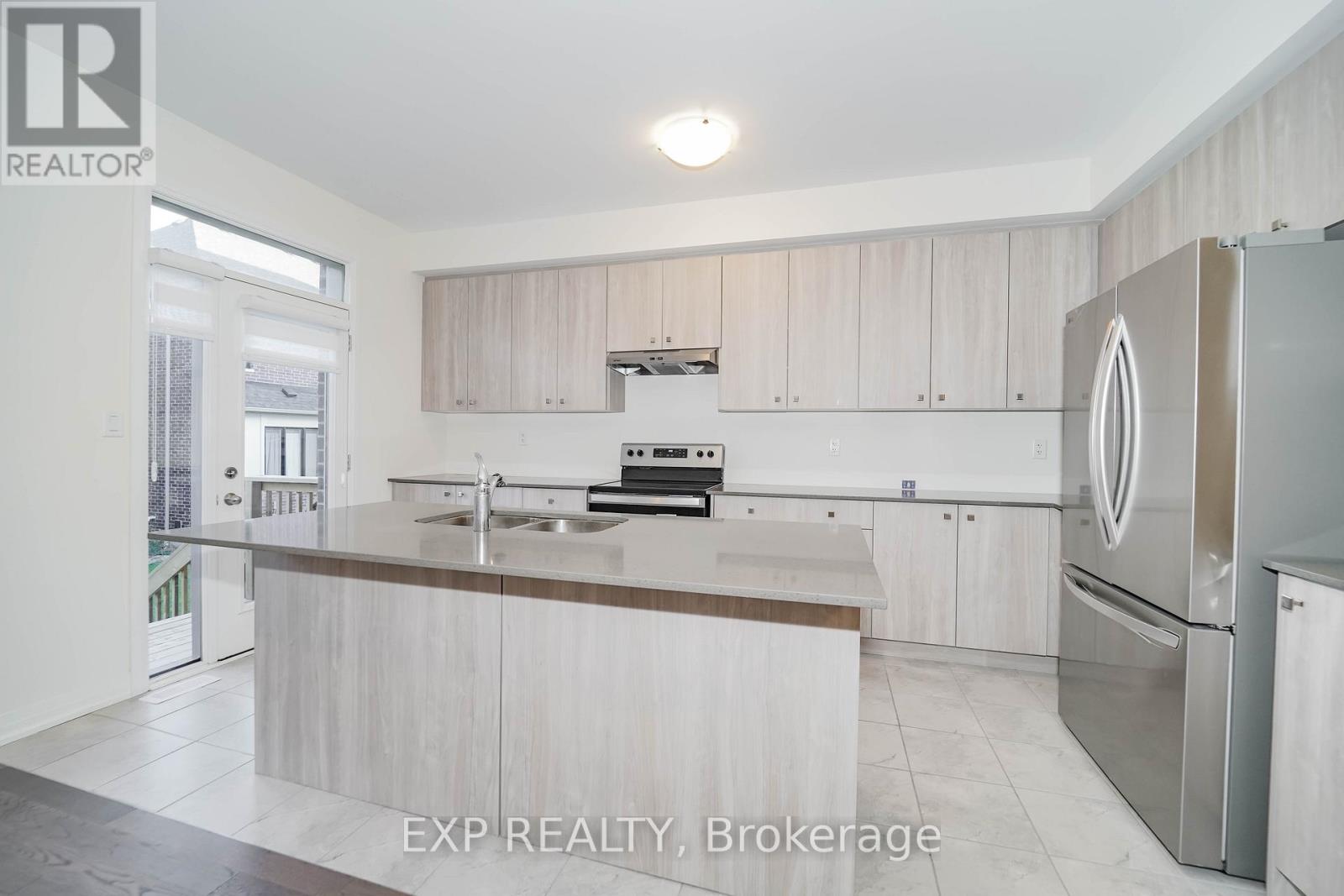 1033 Pisces Trail, Pickering, Ontario  L0H 1J0 - Photo 7 - E12558636