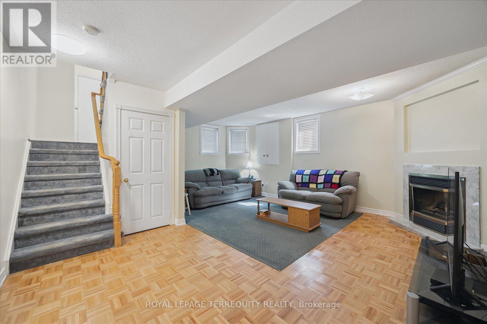 15 Waring Avenue, Whitby, Ontario  L1M 1G4 - Photo 24 - E12561722