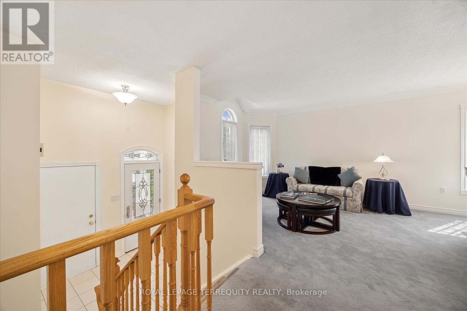 15 Waring Avenue, Whitby, Ontario  L1M 1G4 - Photo 4 - E12561722