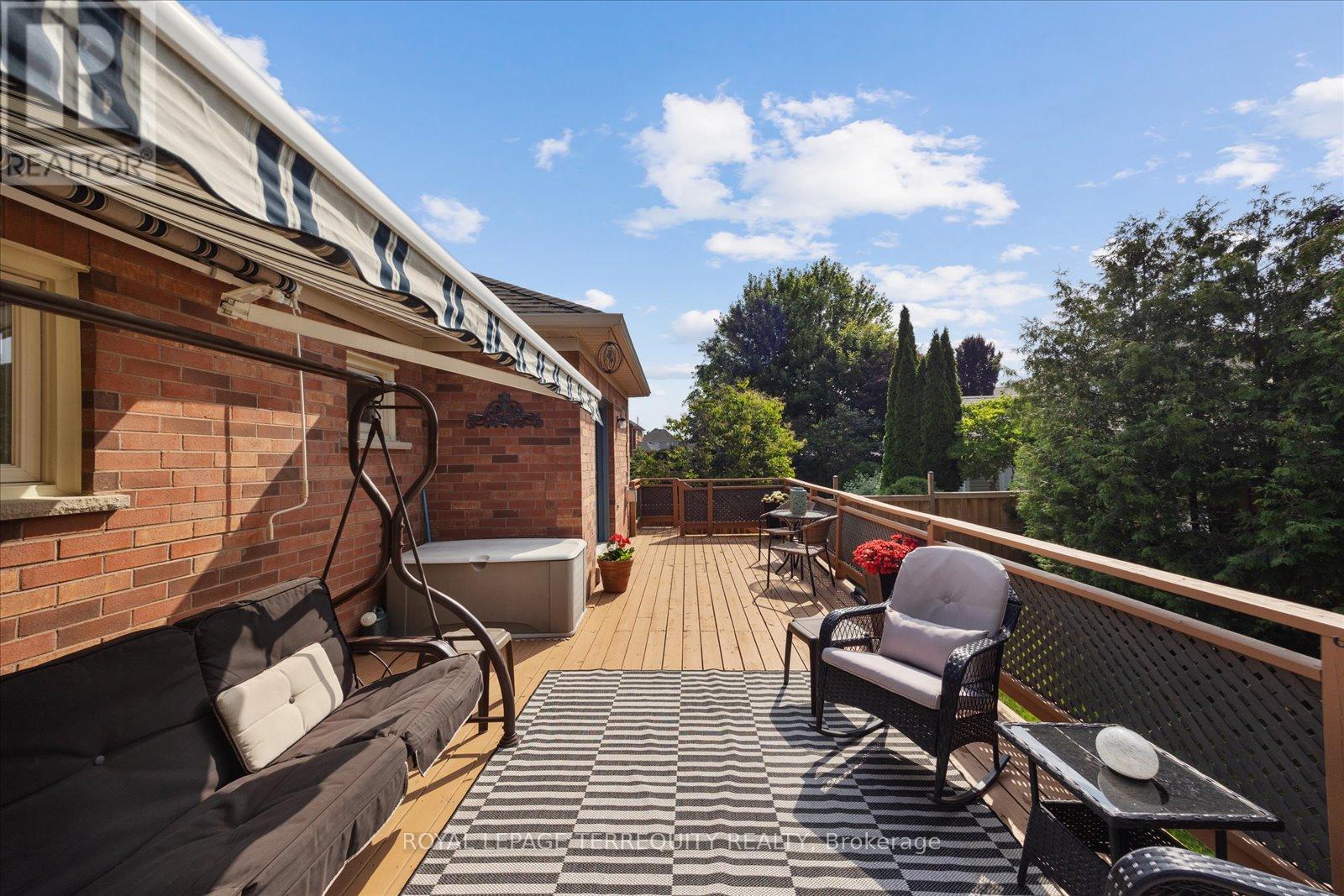 15 Waring Avenue, Whitby, Ontario  L1M 1G4 - Photo 40 - E12561722