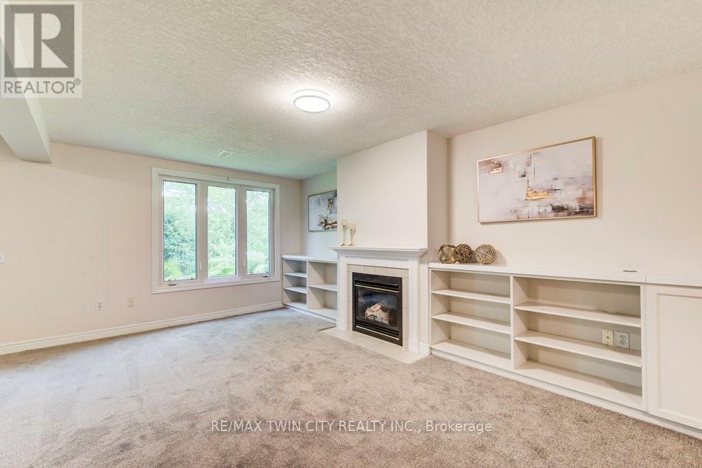 670 Salzburg Drive, Waterloo, Ontario N2V 2N8 - Photo 29 - X12512492