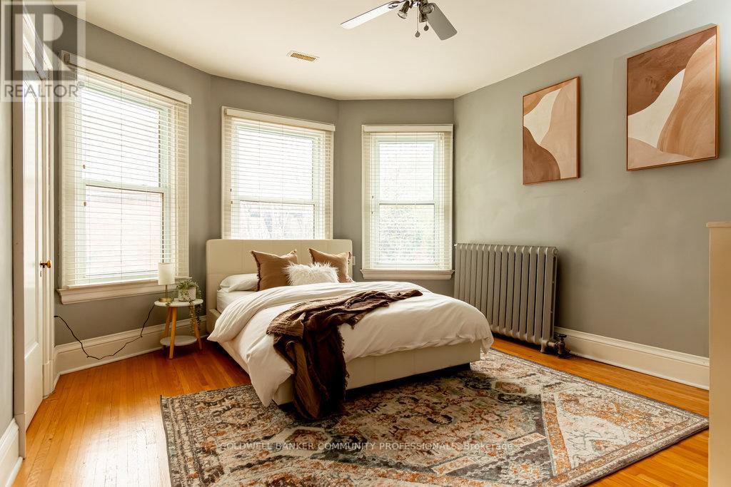 34 Holton Avenue S, Hamilton, Ontario  L8M 2L2 - Photo 31 - X12551830