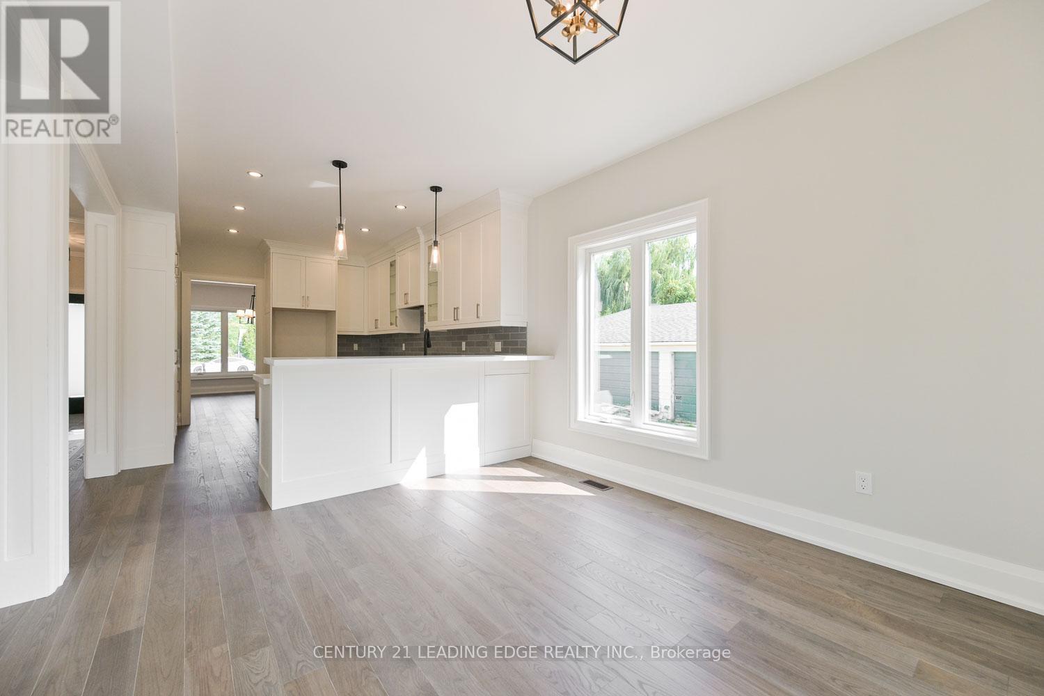 826 Montsell Avenue, Georgina, Ontario  L0E 1S0 - Photo 14 - N12561690