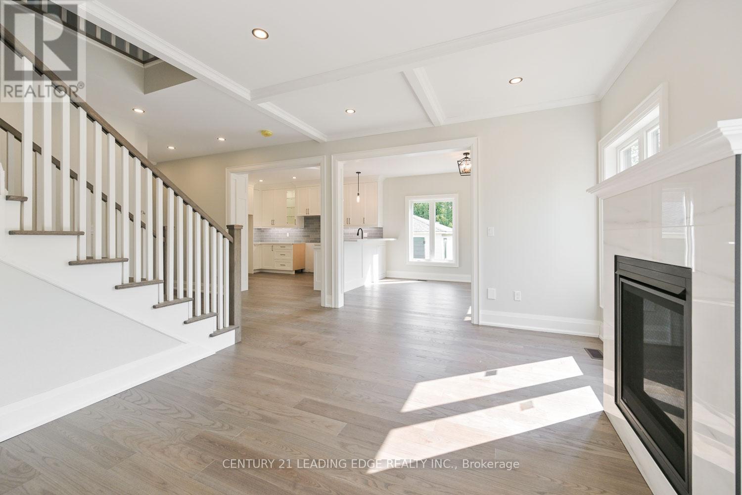 826 Montsell Avenue, Georgina, Ontario  L0E 1S0 - Photo 17 - N12561690