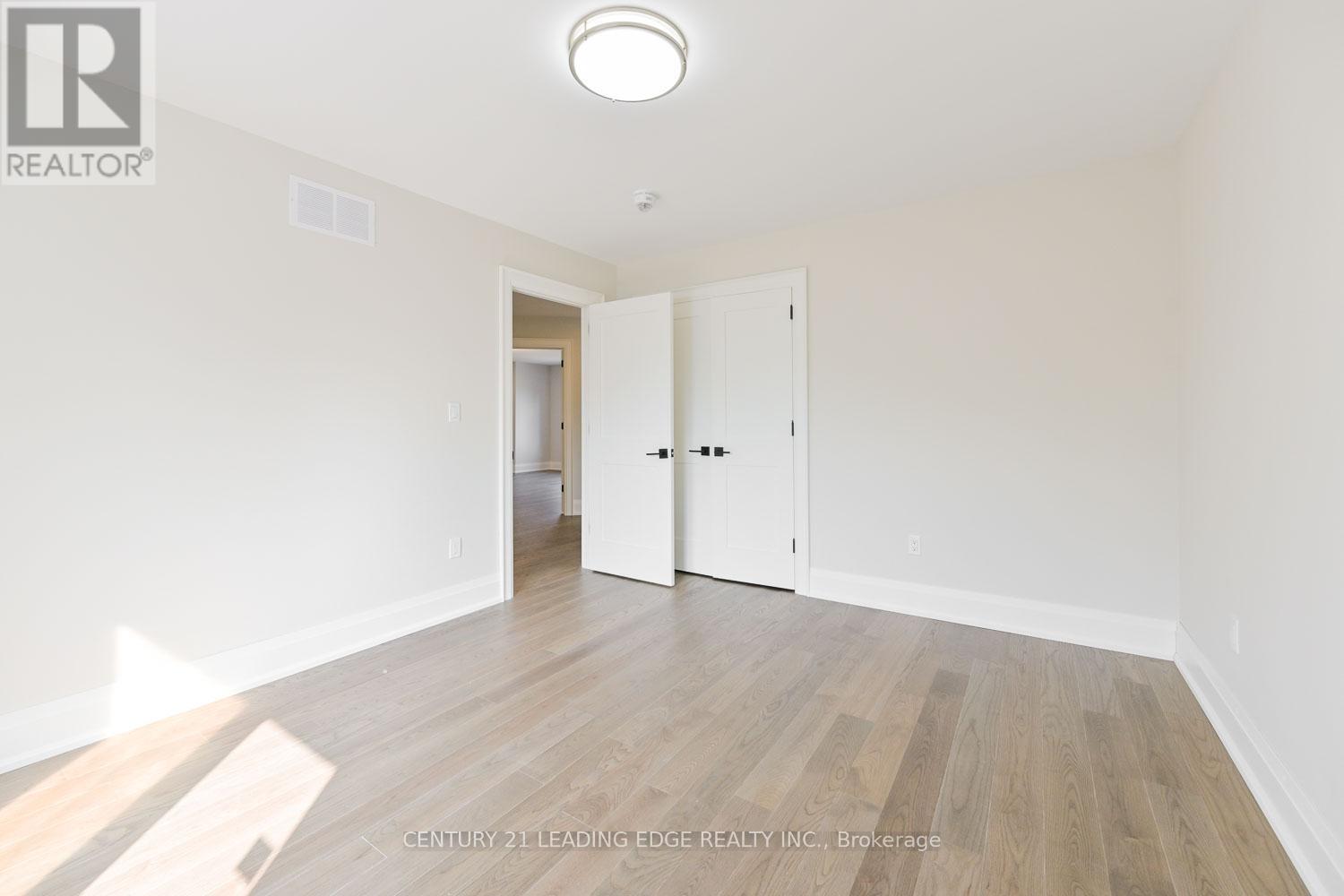 826 Montsell Avenue, Georgina, Ontario  L0E 1S0 - Photo 34 - N12561690