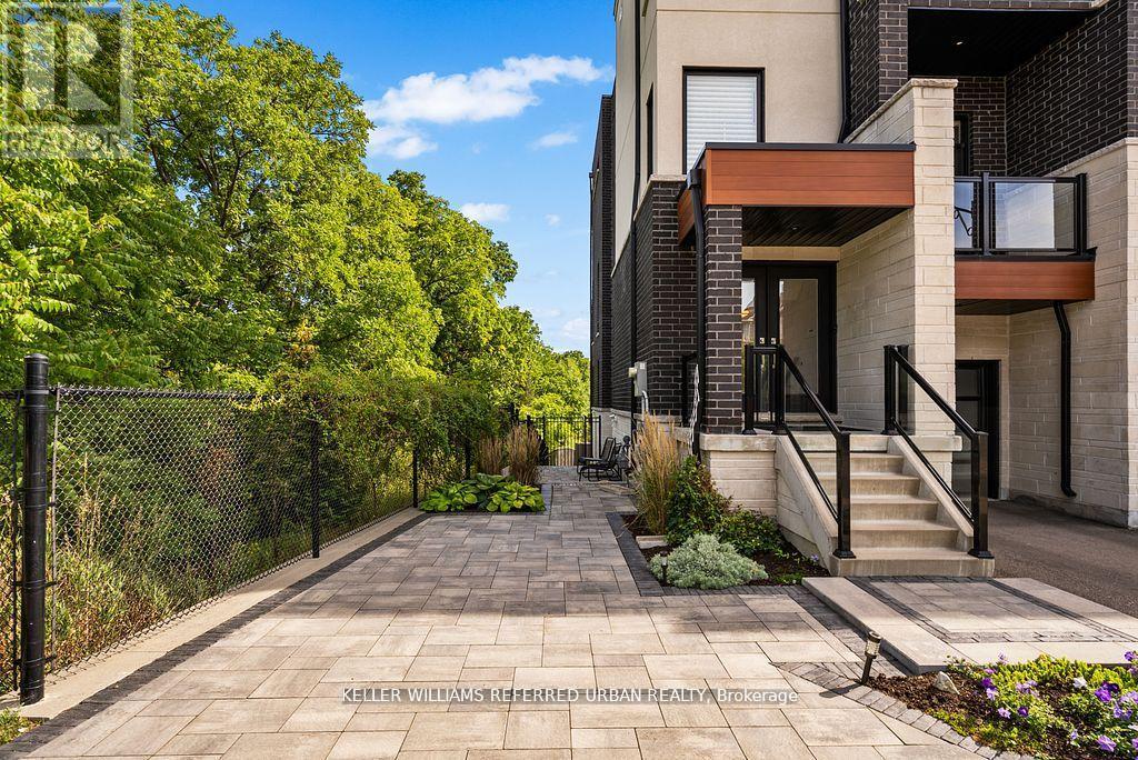 147 Lebovic Campus Drive, Vaughan, Ontario  L6A 5A1 - Photo 3 - N12561748