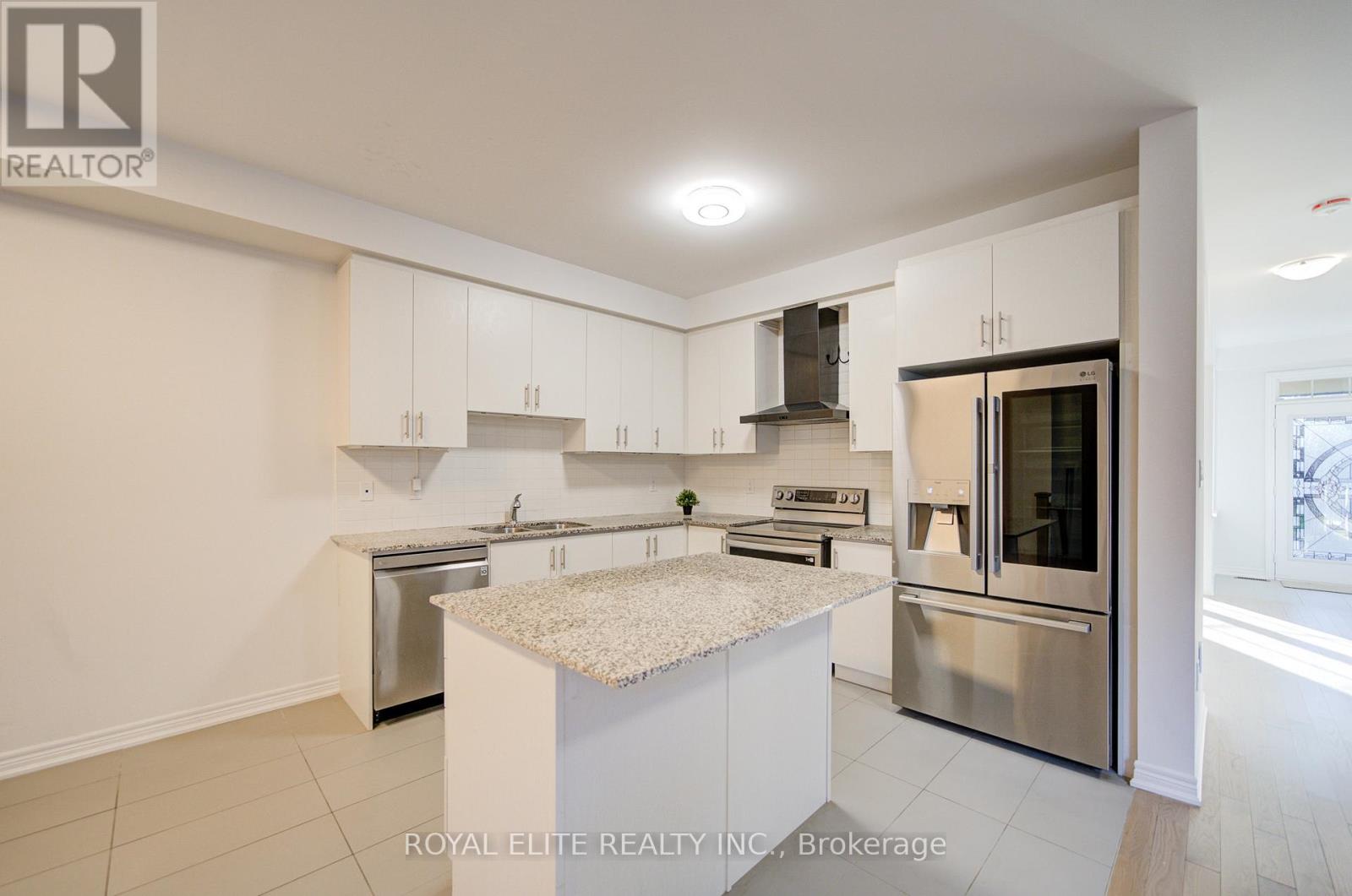 51 Albert Lewis Street, Markham, Ontario  L6B 1A8 - Photo 15 - N12561848