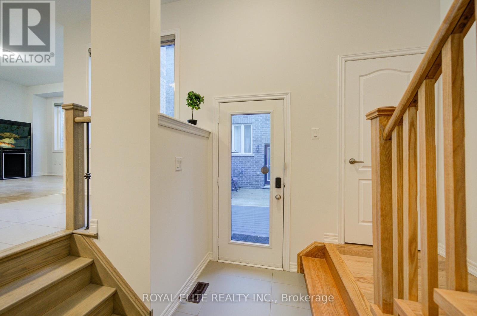 51 Albert Lewis Street, Markham, Ontario  L6B 1A8 - Photo 39 - N12561848