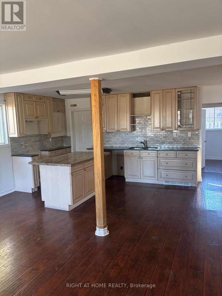 611 Lake Drive S, Georgina, Ontario  L4P 1T4 - Photo 4 - N12561872