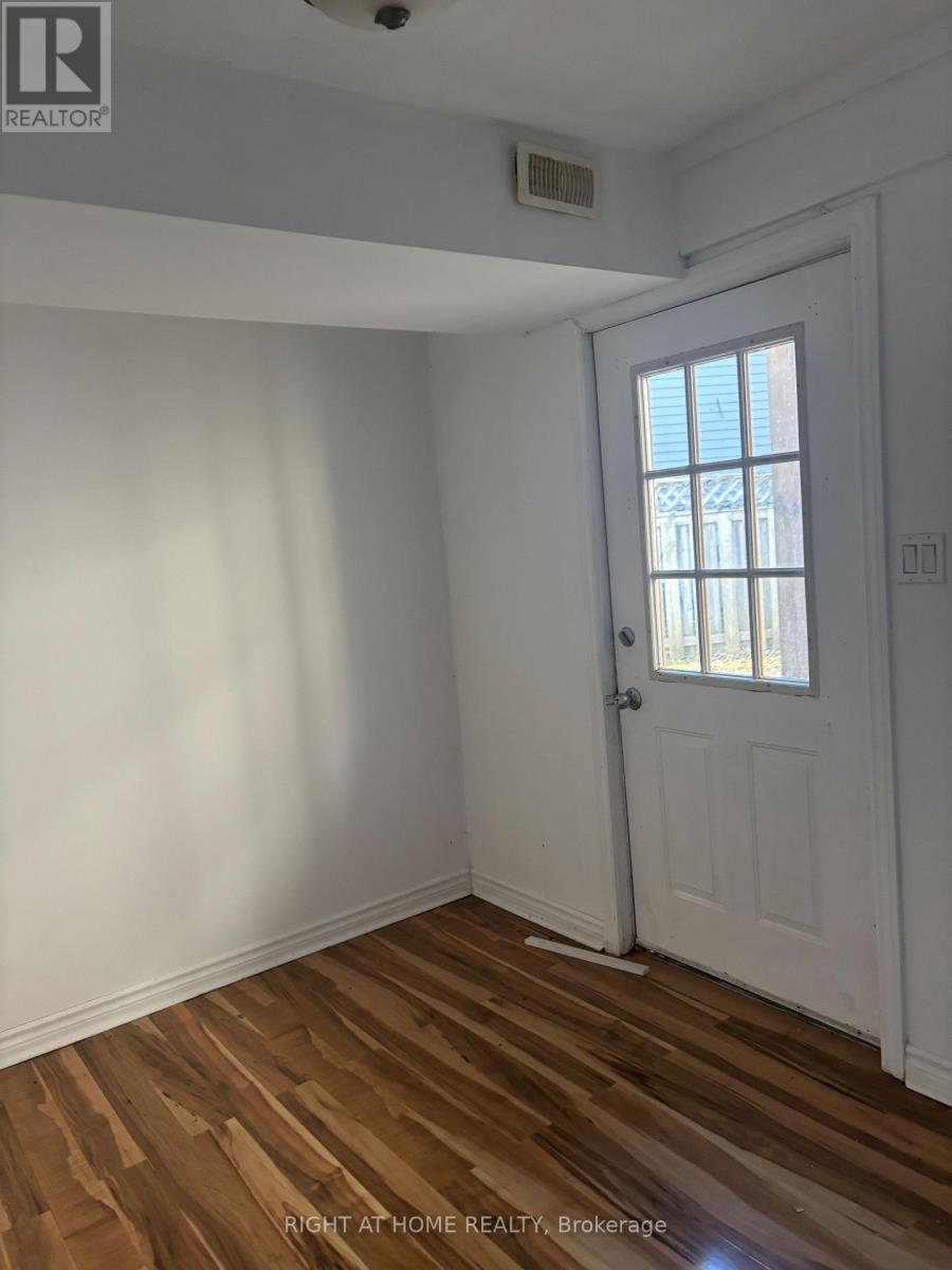 611 Lake Drive S, Georgina, Ontario  L4P 1T4 - Photo 6 - N12561872