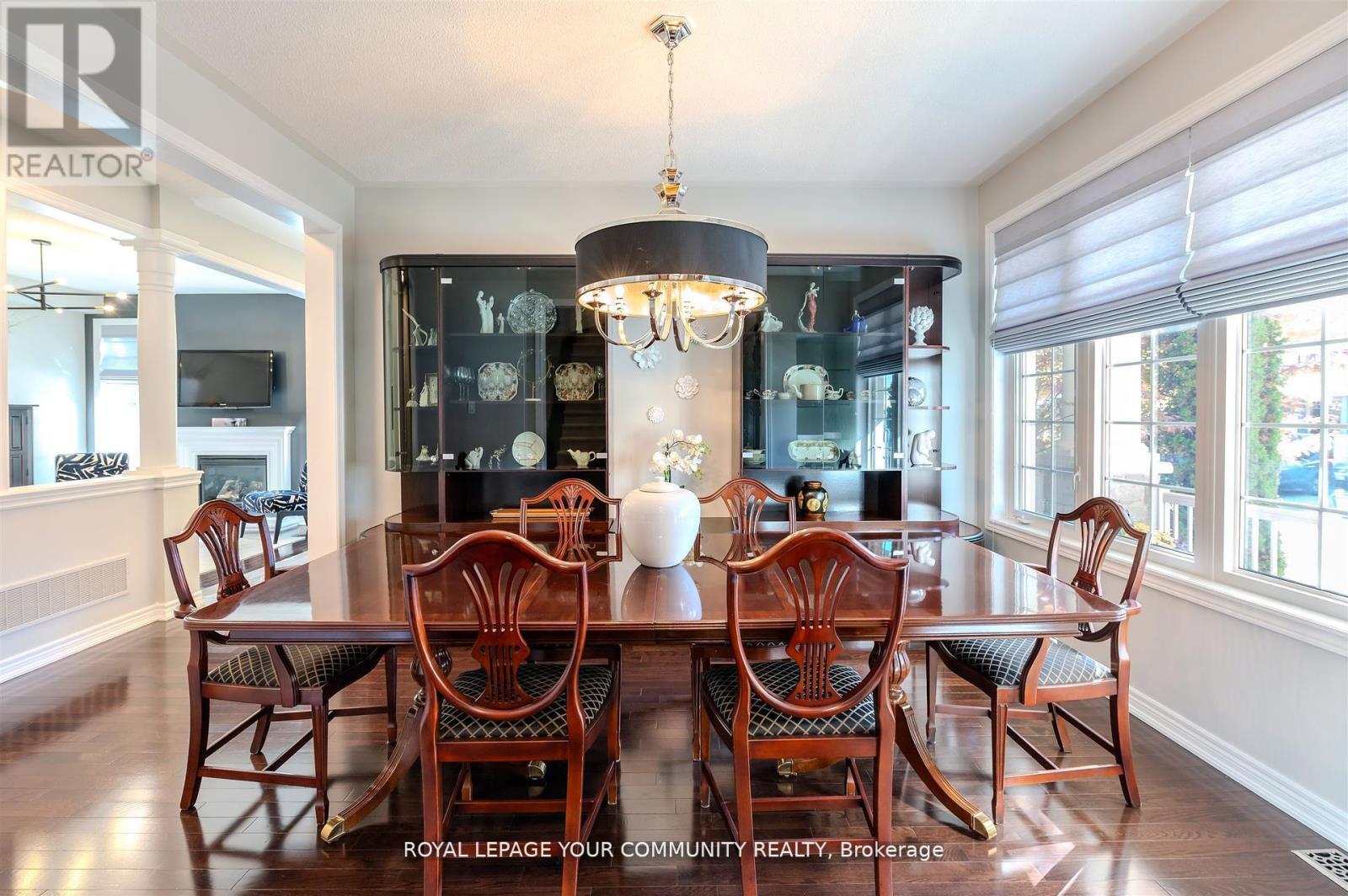 7 Sequin Drive, Richmond Hill, Ontario  L4E 0J3 - Photo 11 - N12561888