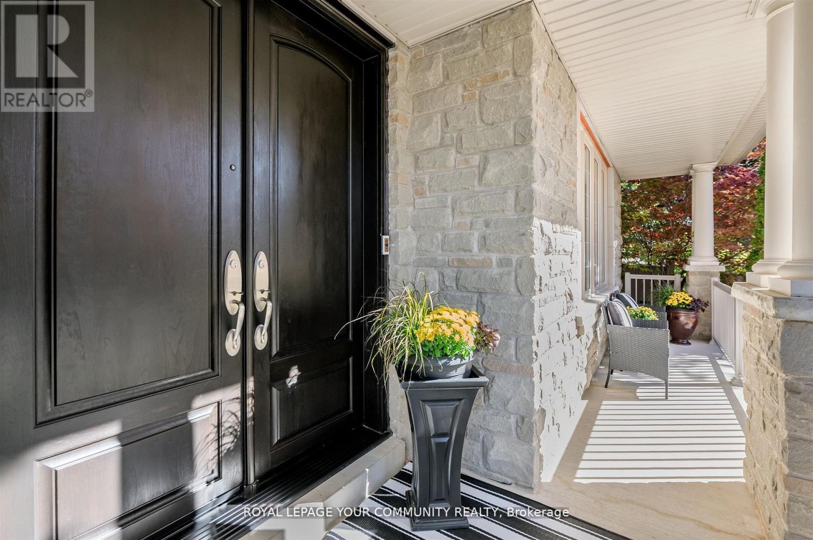 7 Sequin Drive, Richmond Hill, Ontario  L4E 0J3 - Photo 5 - N12561888