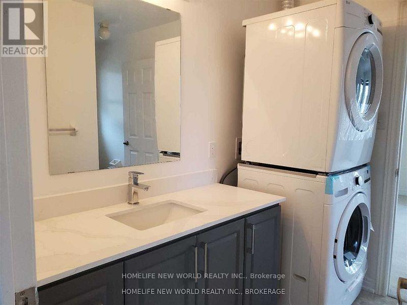 208 Hunting Ridges Upper Drive, Richmond Hill, Ontario  L4E 4K6 - Photo 6 - N12561890