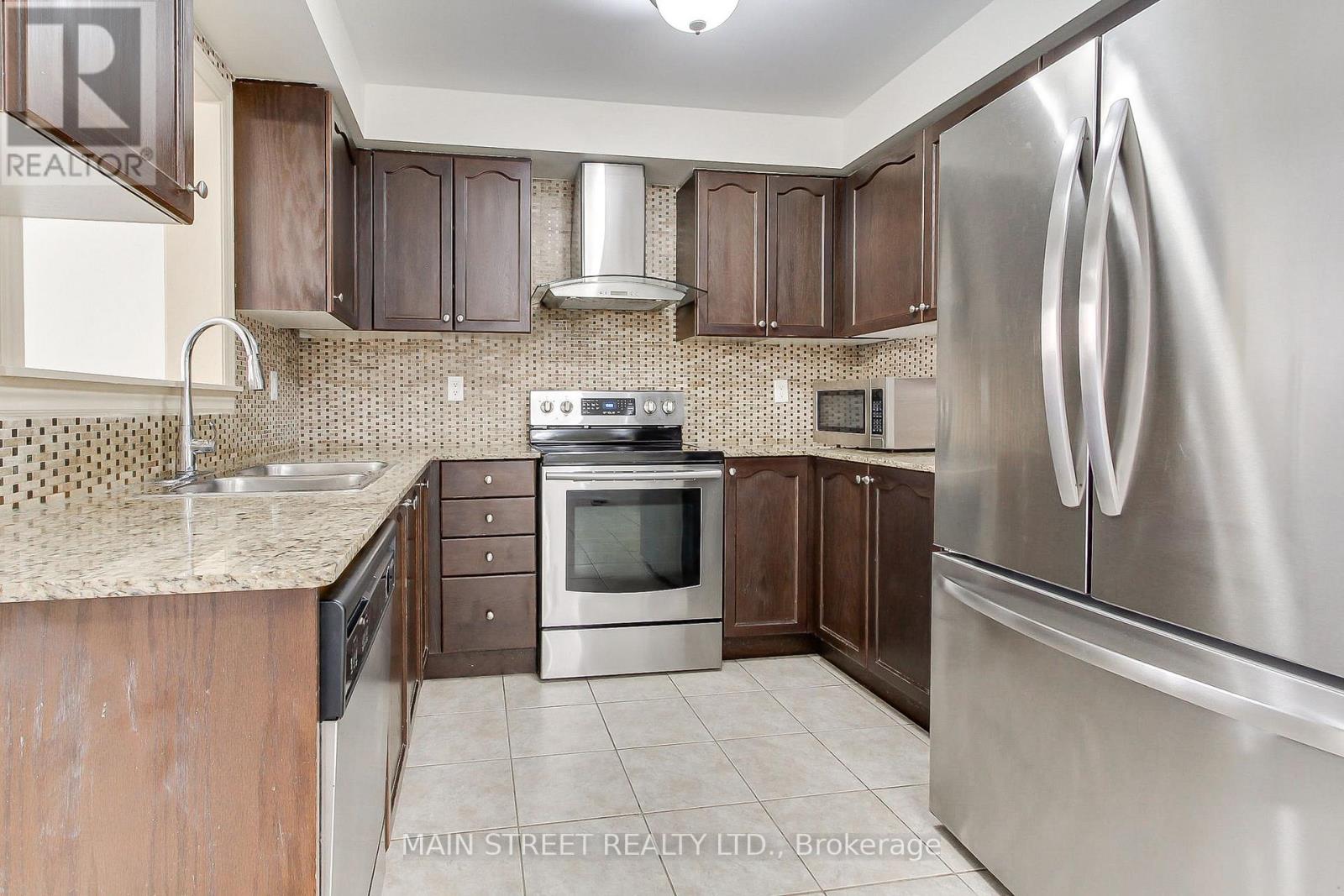 73 Four Seasons Crescent, East Gwillimbury, Ontario  L9N 0C4 - Photo 10 - N12561988