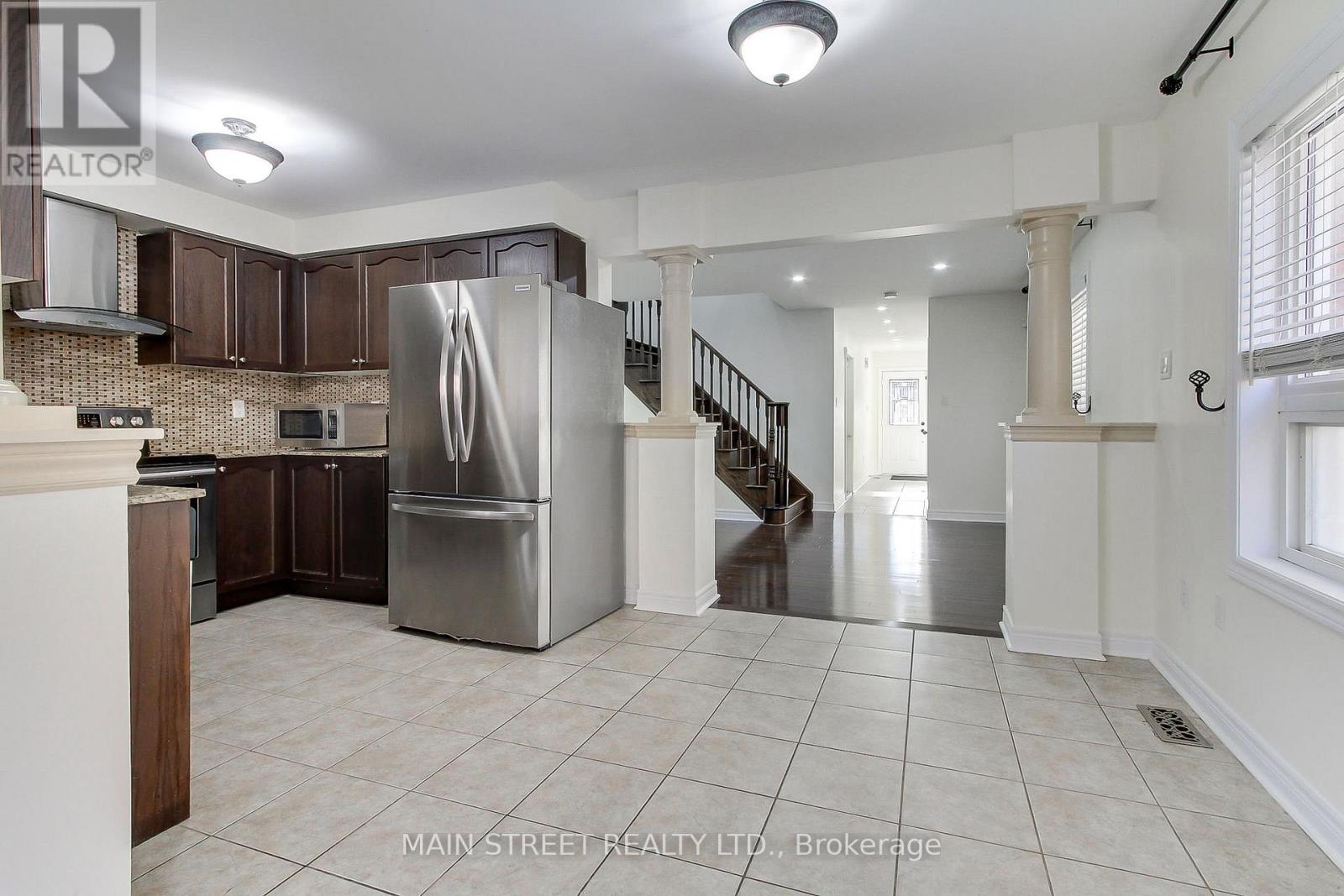 73 Four Seasons Crescent, East Gwillimbury, Ontario  L9N 0C4 - Photo 13 - N12561988