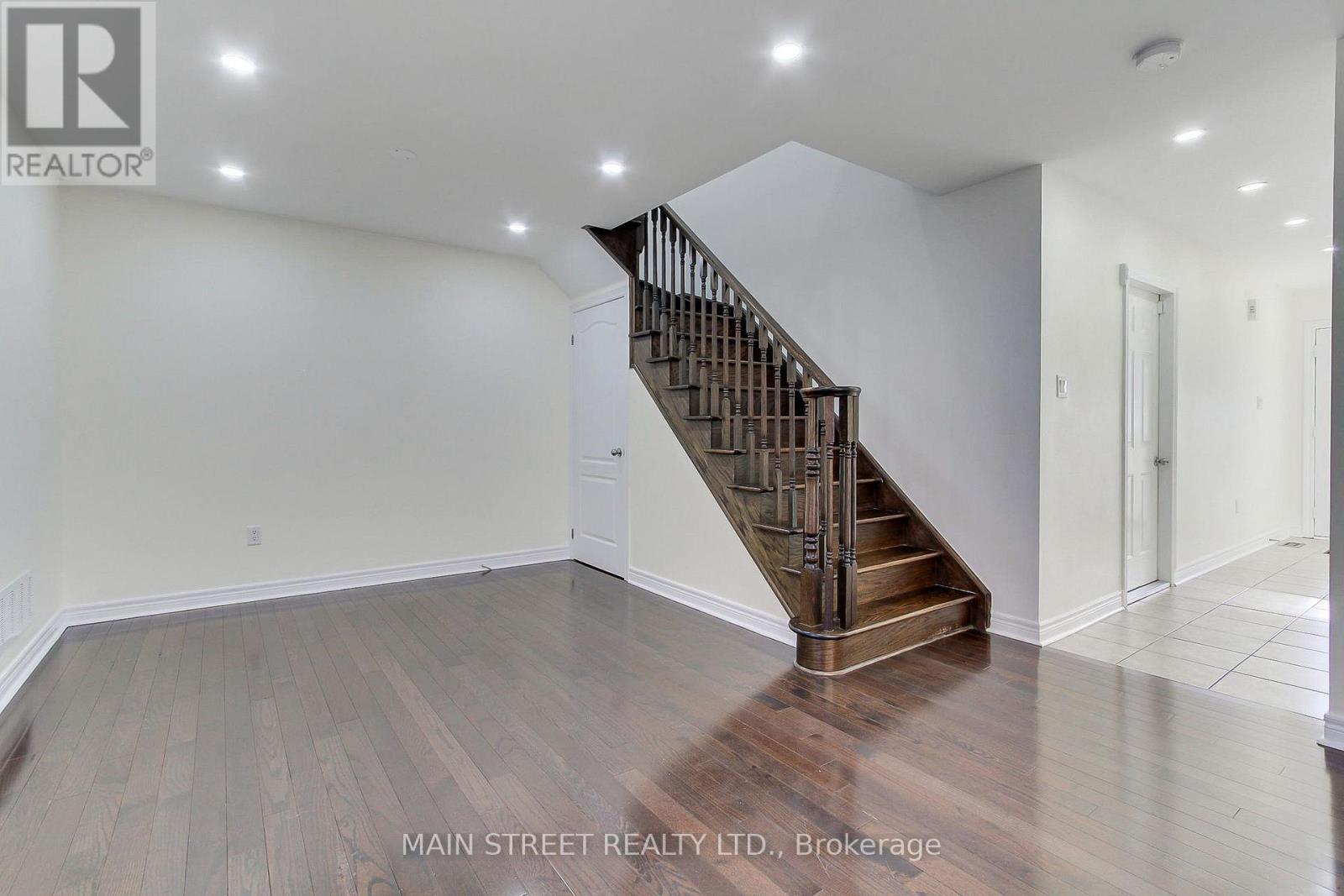 73 Four Seasons Crescent, East Gwillimbury, Ontario  L9N 0C4 - Photo 6 - N12561988