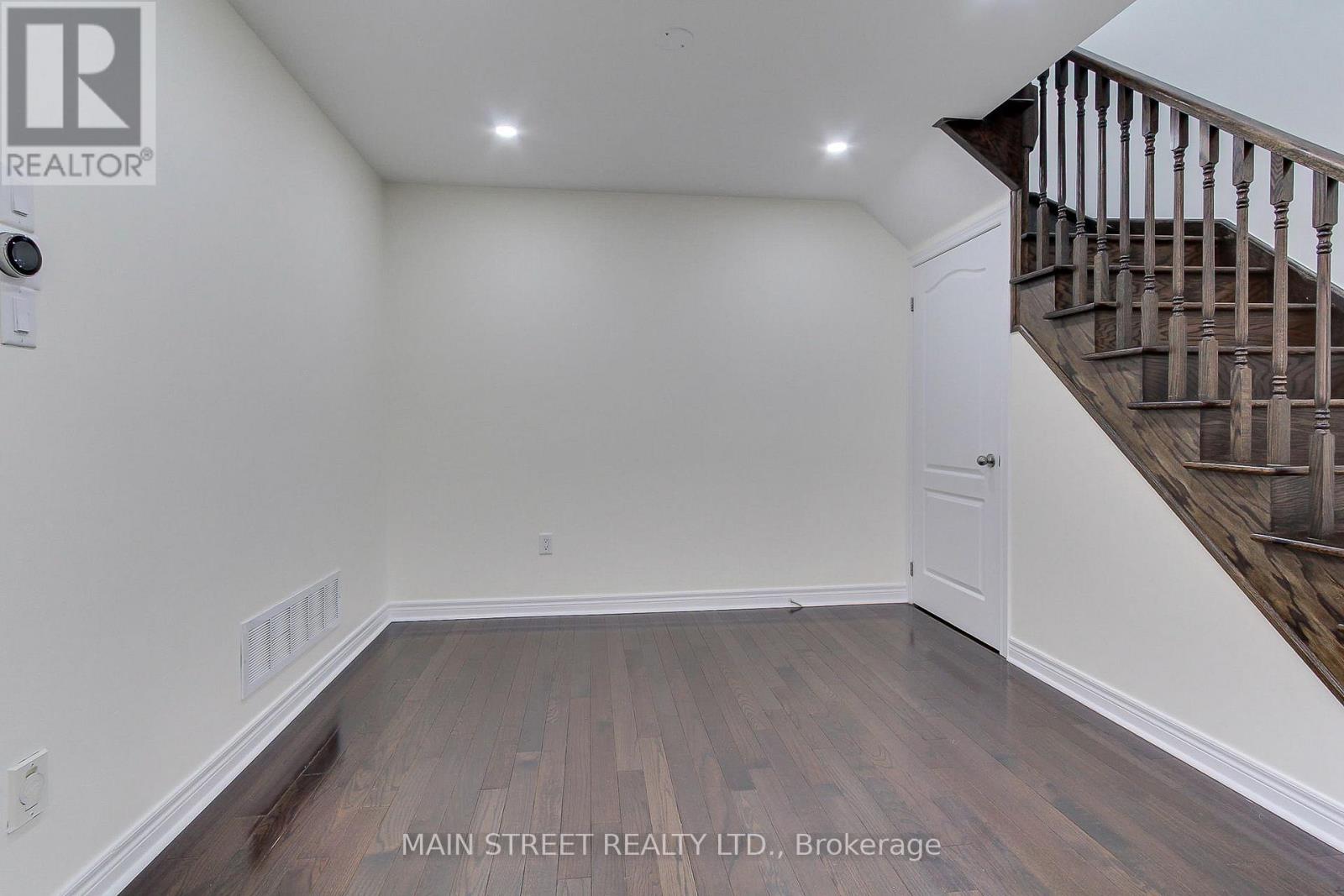 73 Four Seasons Crescent, East Gwillimbury, Ontario  L9N 0C4 - Photo 7 - N12561988