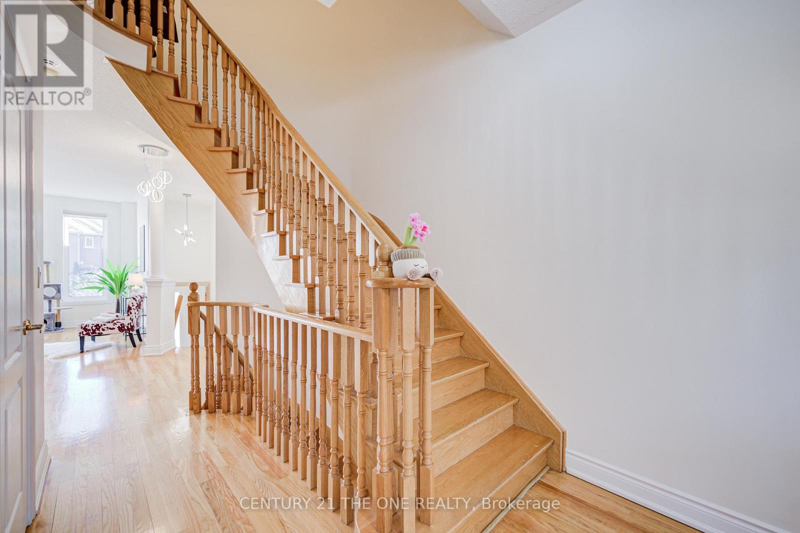 46 Mistywood Crescent, Vaughan, Ontario  L4J 9E6 - Photo 11 - N12561992