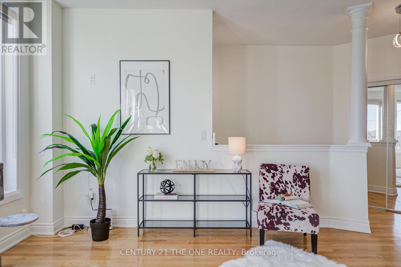 46 Mistywood Crescent, Vaughan, Ontario  L4J 9E6 - Photo 4 - N12561992