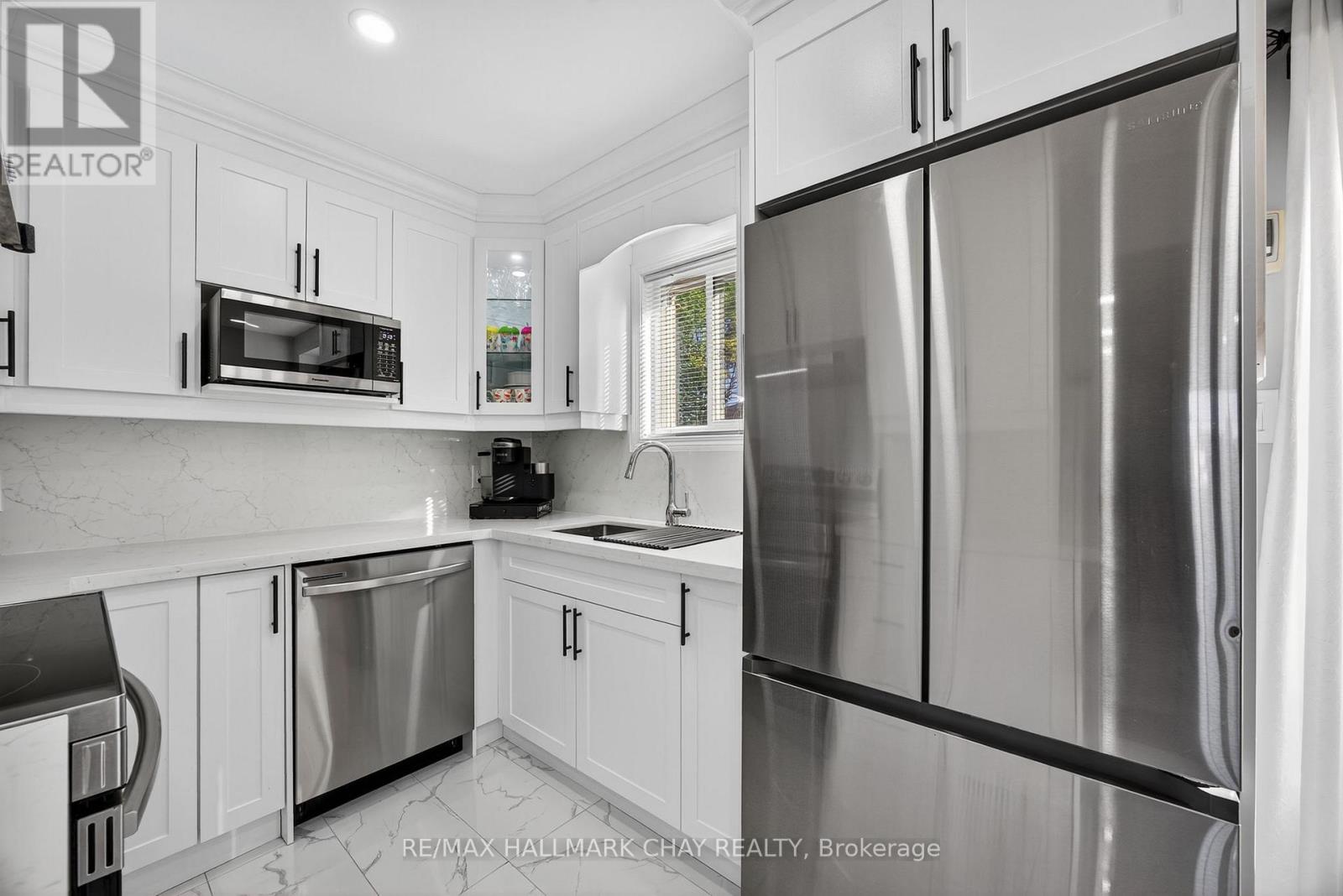 3 Coleman Drive, Barrie, Ontario  L4N 0R5 - Photo 6 - S12561914