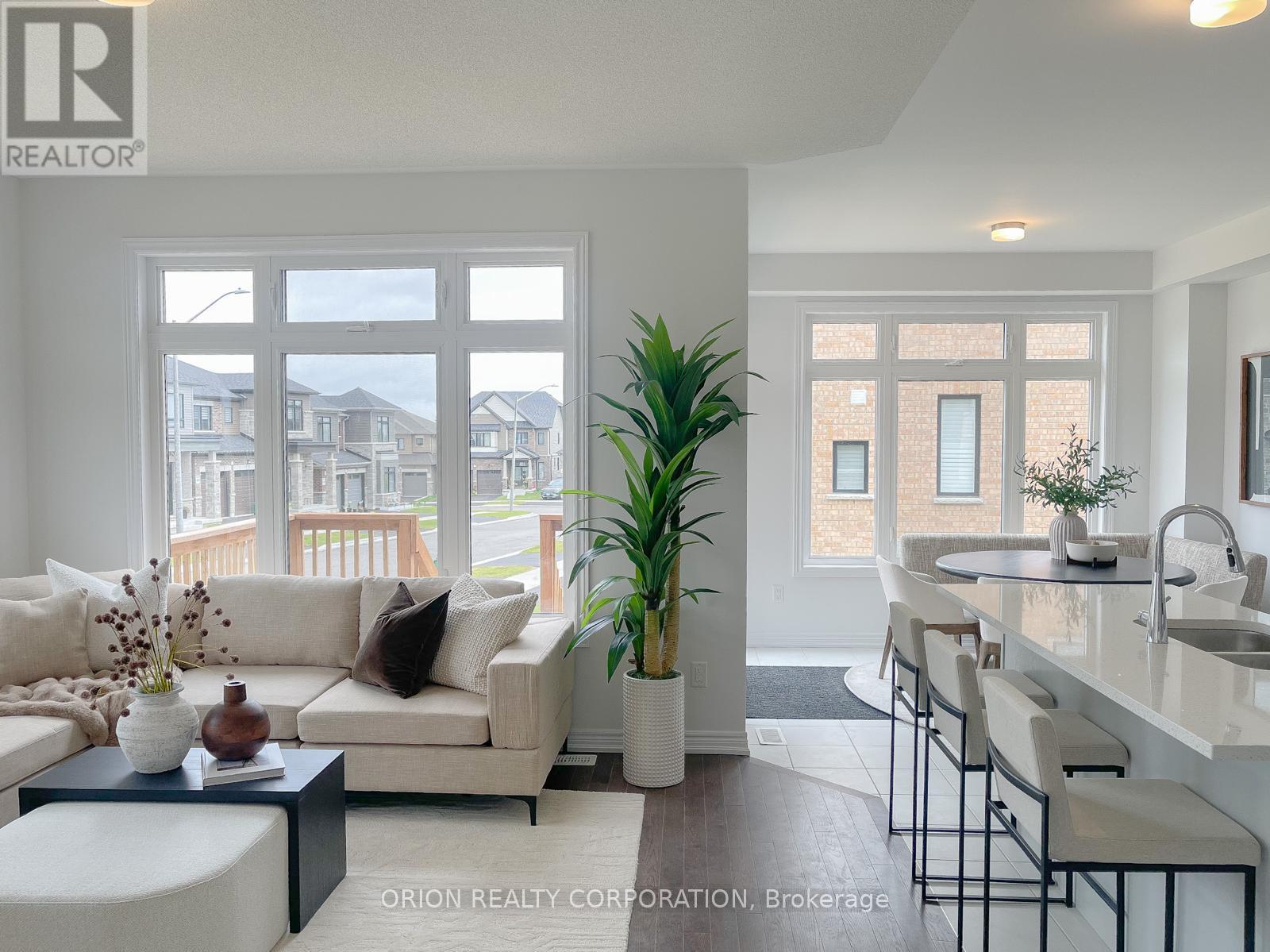 147 Fenchurch Manor, Barrie, Ontario  L9J 0X1 - Photo 12 - S12561920