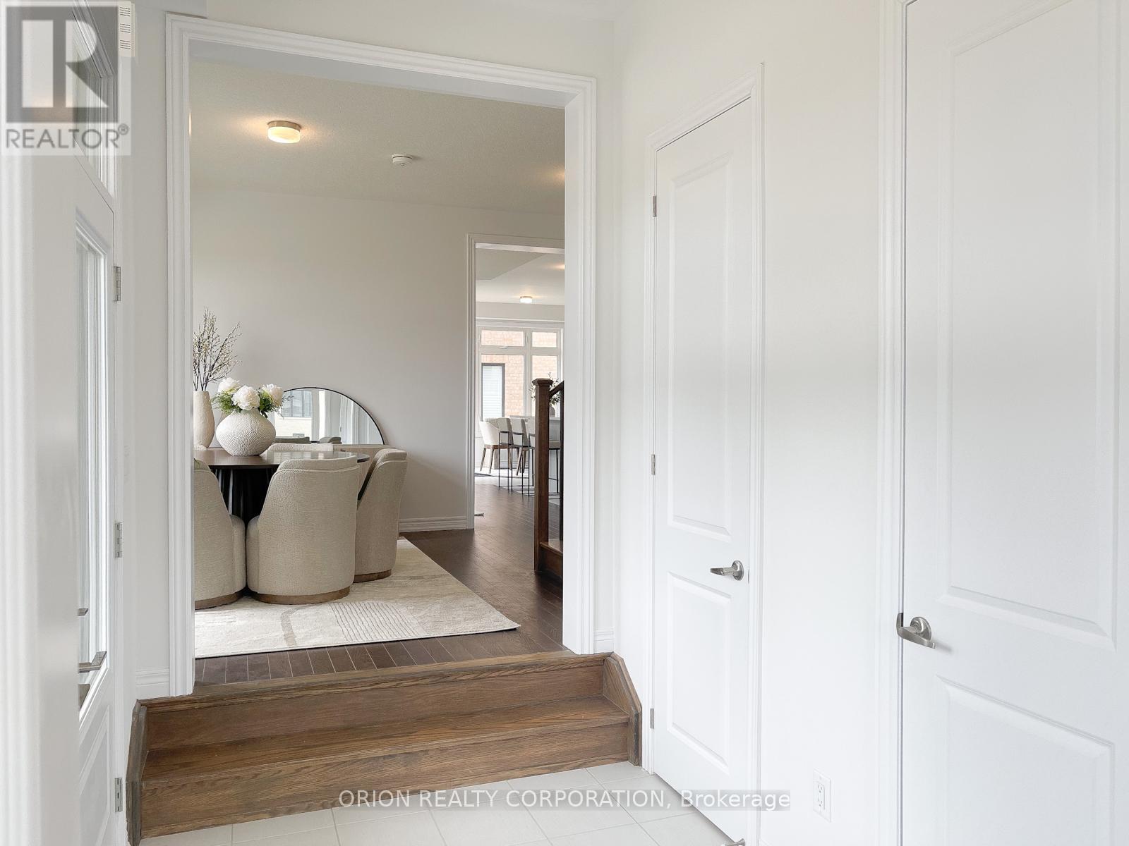 147 Fenchurch Manor, Barrie, Ontario  L9J 0X1 - Photo 3 - S12561920