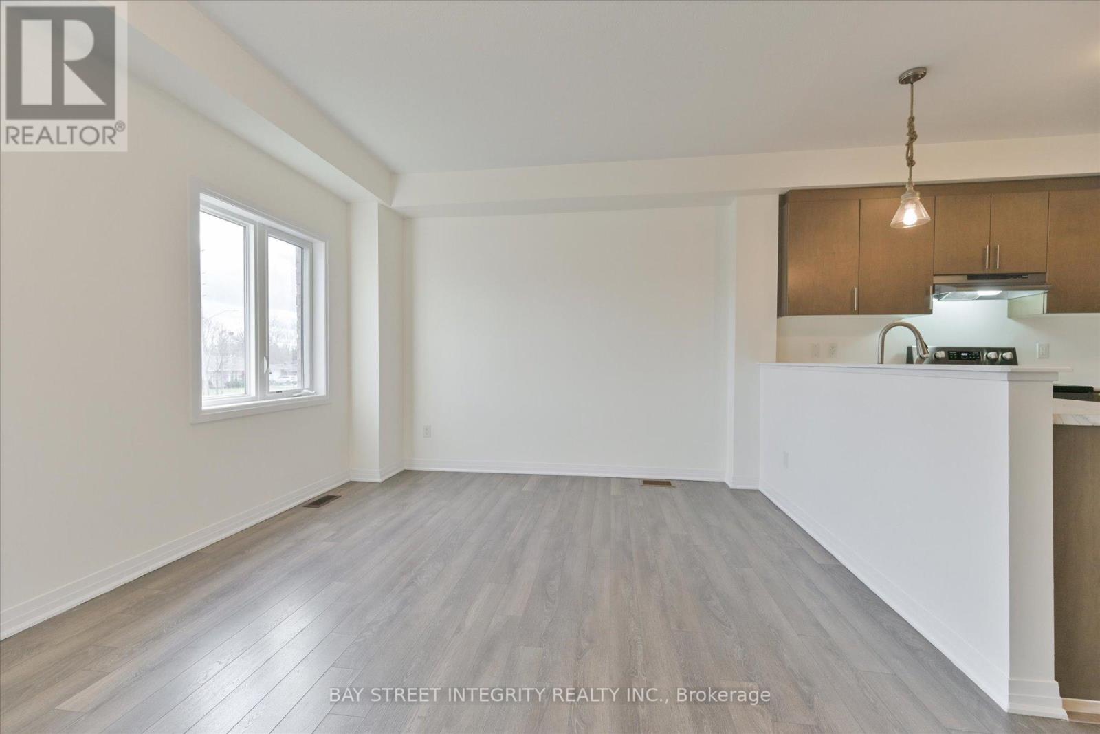 17 Bedford Estates Crescent, Barrie, Ontario  L4N 9K5 - Photo 13 - S12561922