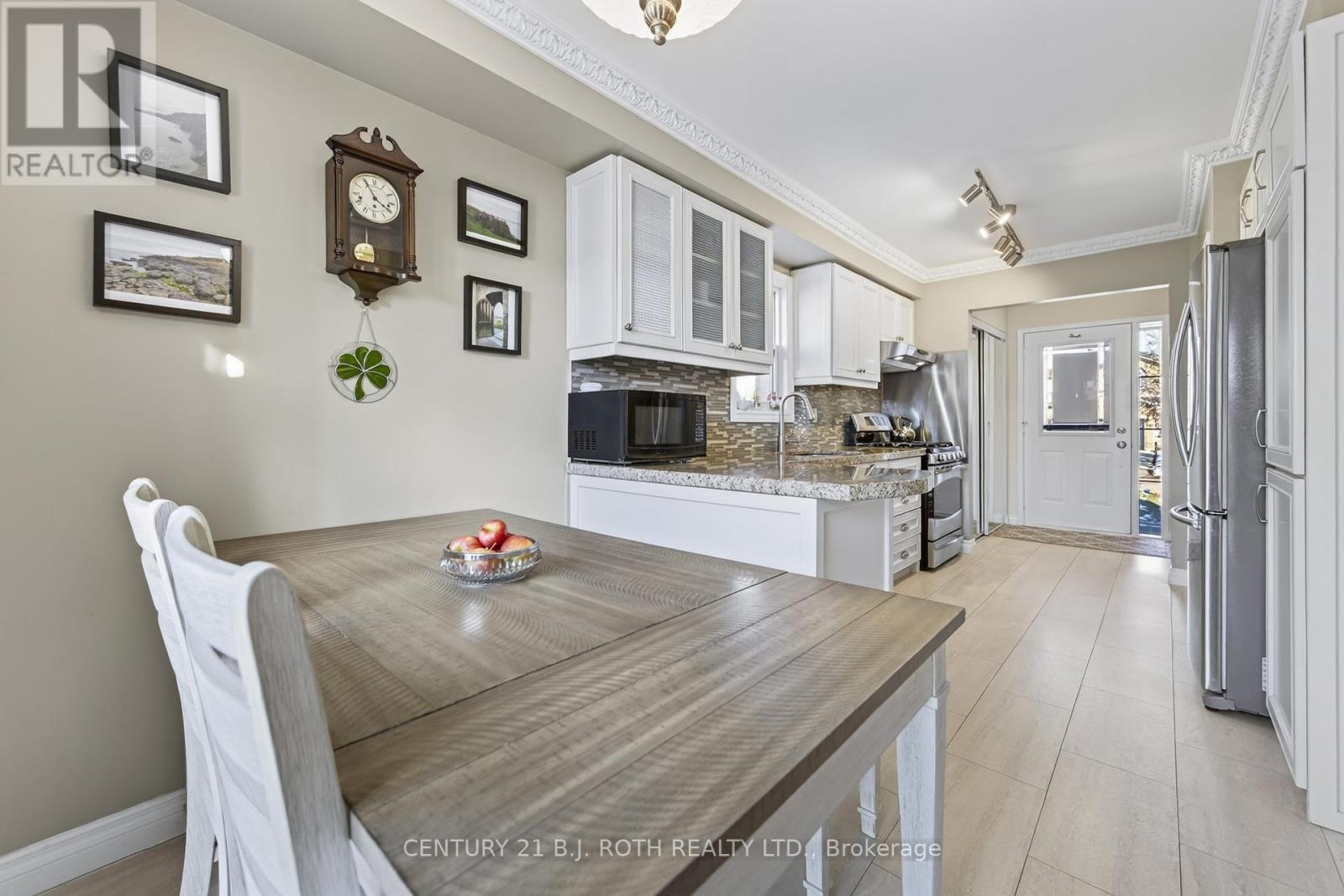 73 Rundle Crescent, Barrie, Ontario  L4N 8E6 - Photo 11 - S12561926