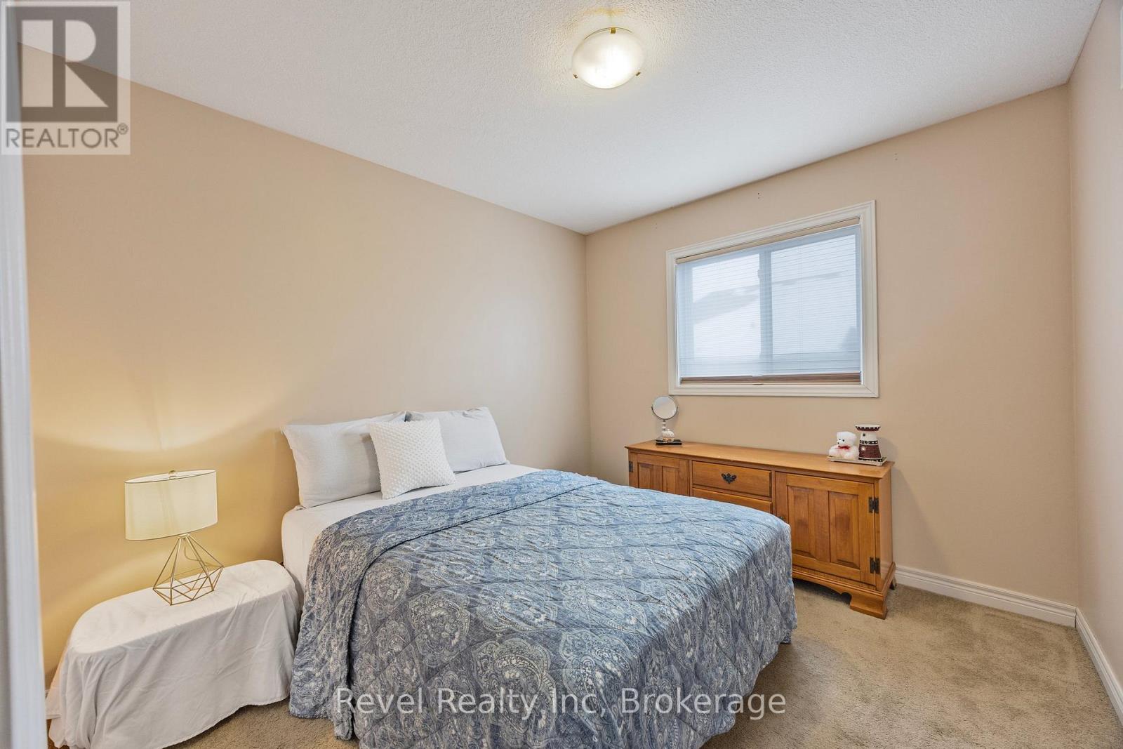 1041 Cook Drive, Midland, Ontario  L4R 0E4 - Photo 16 - S12562114