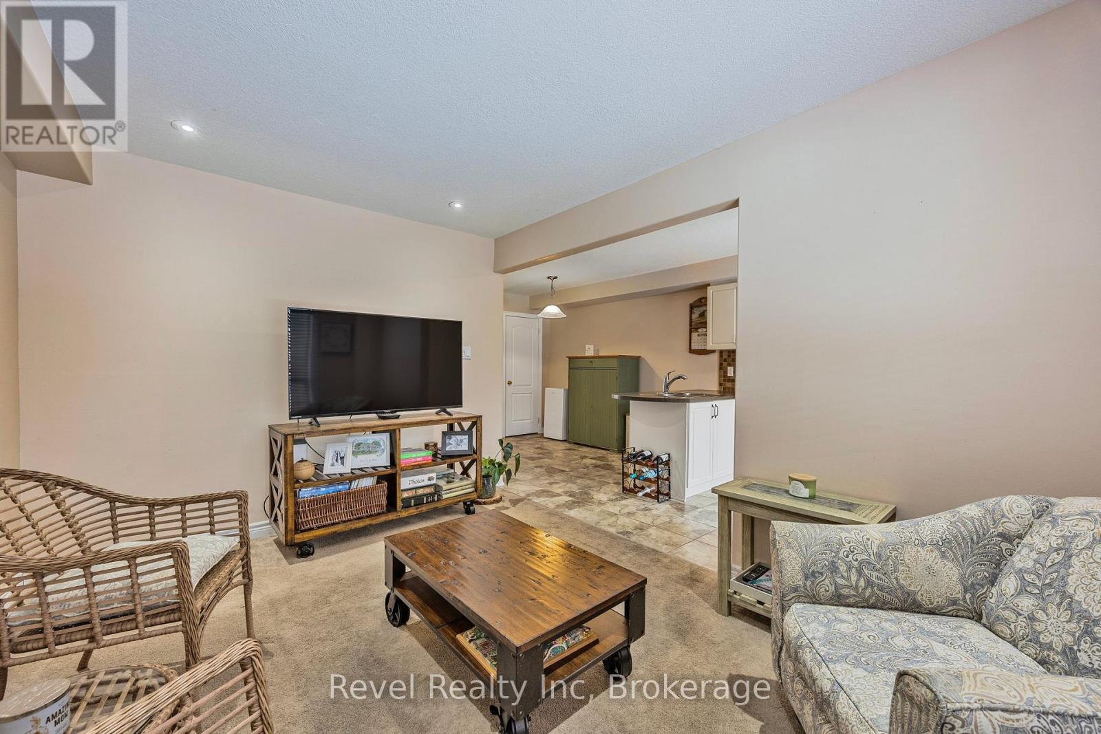 1041 Cook Drive, Midland, Ontario  L4R 0E4 - Photo 5 - S12562114