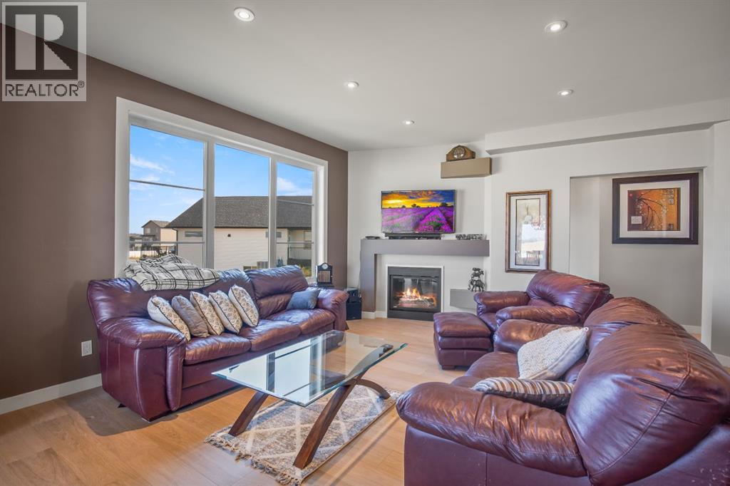38 Vista Close, Blackfalds, Alberta  T4M 0L3 - Photo 4 - A2254837