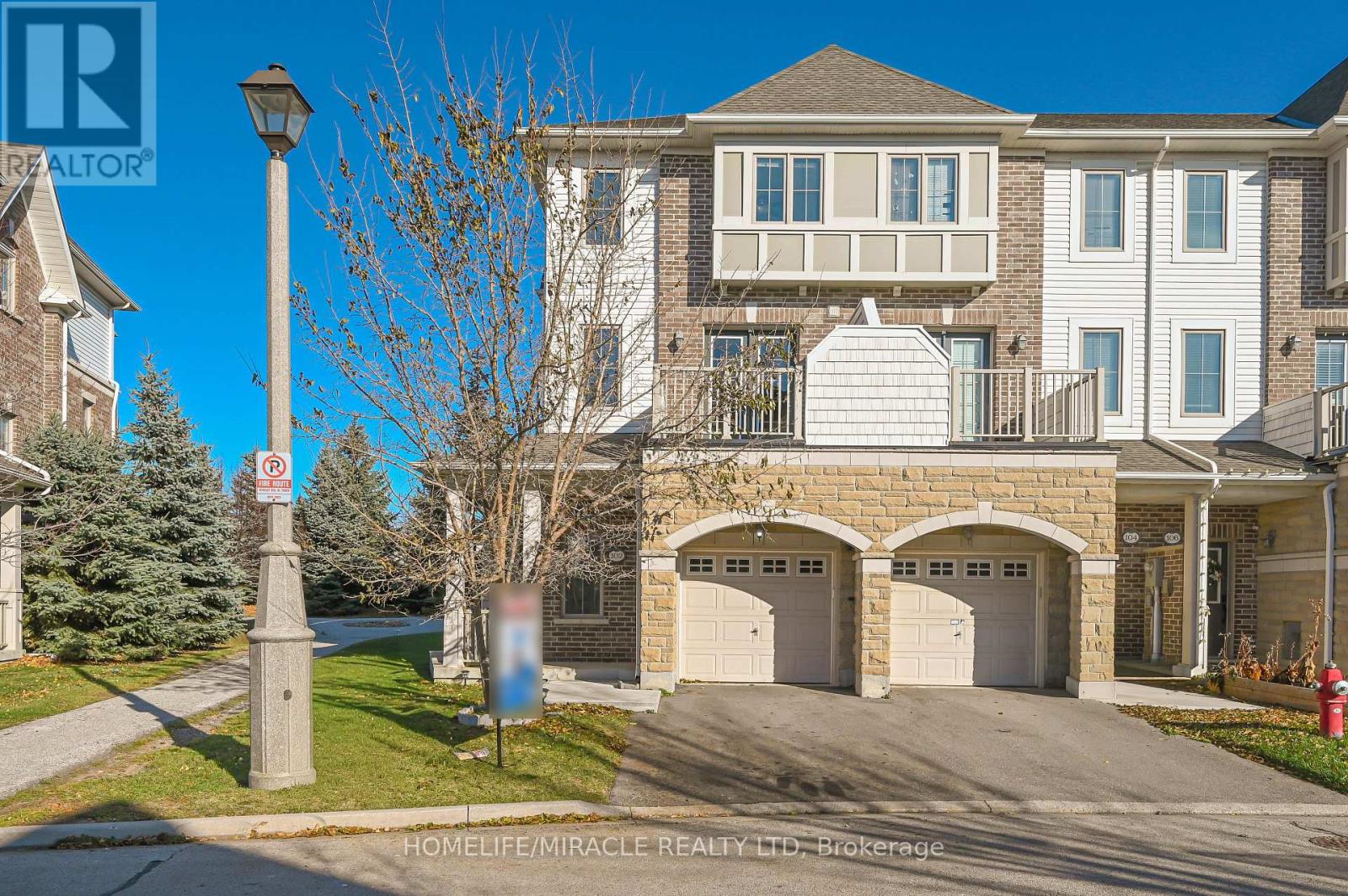 102 CEDAR LAKE CRESCENT, Brampton, Ontario
