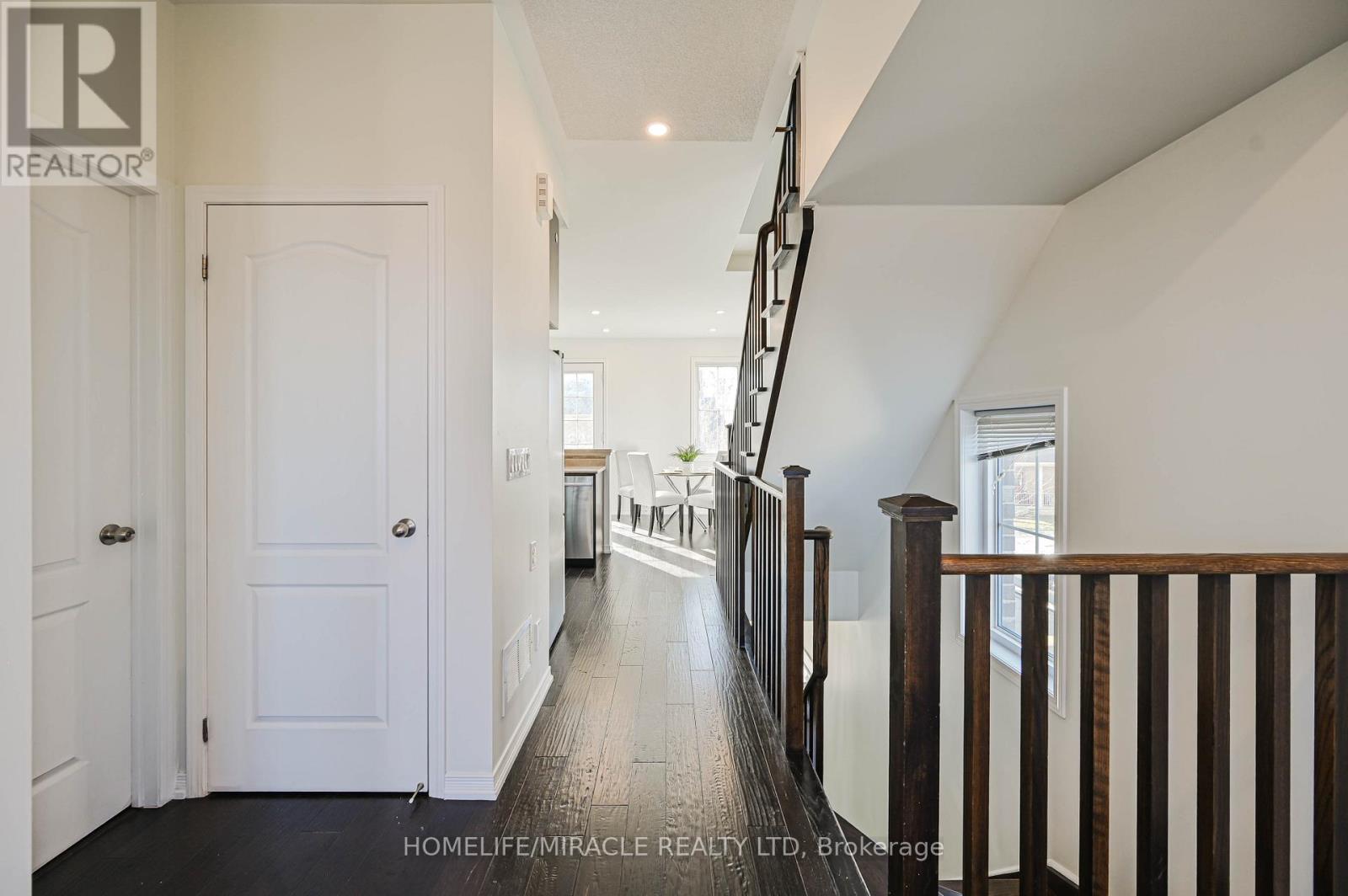 102 Cedar Lake Crescent, Brampton, Ontario  L6Y 0R1 - Photo 19 - W12561702