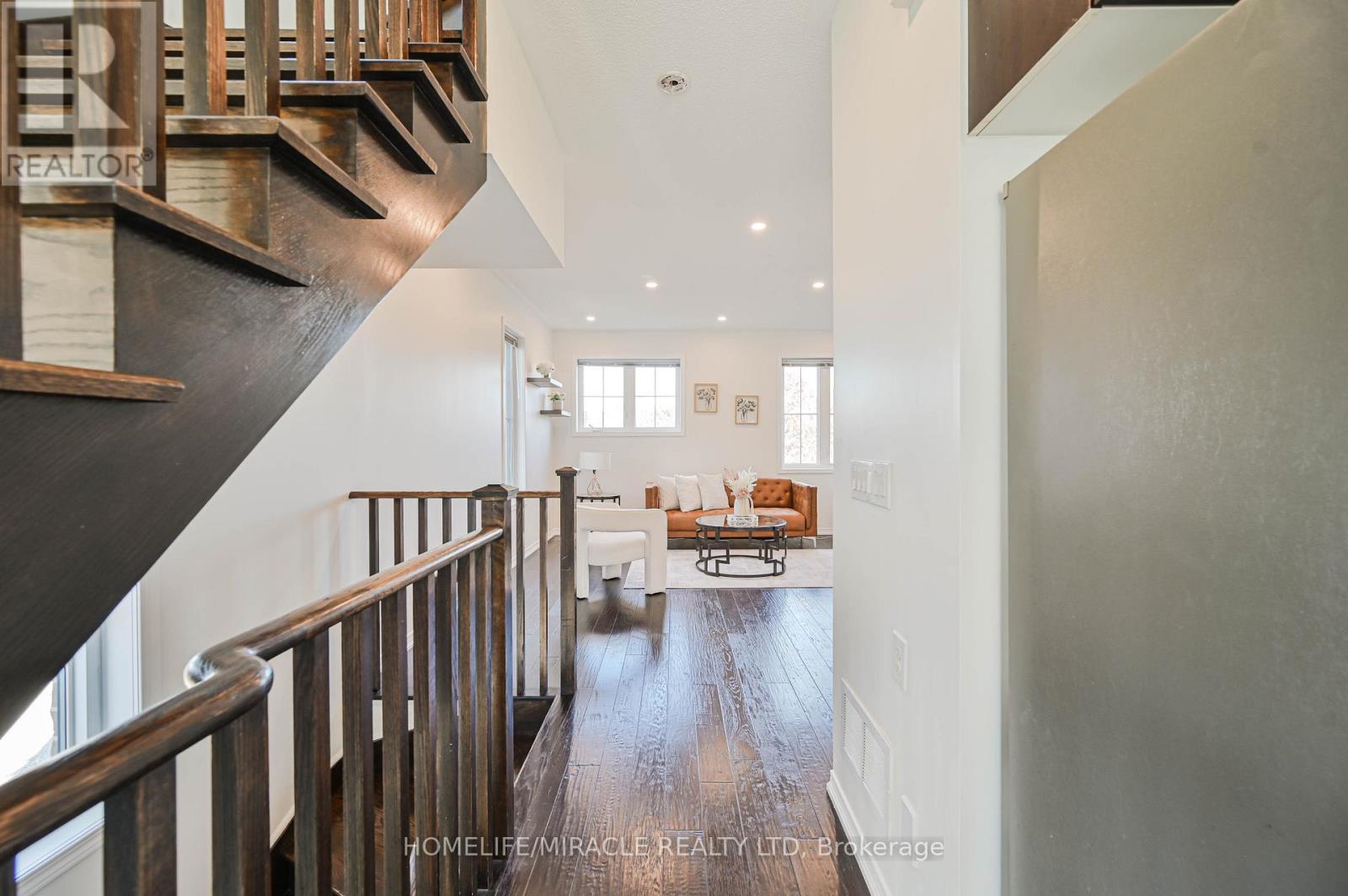 102 Cedar Lake Crescent, Brampton, Ontario  L6Y 0R1 - Photo 20 - W12561702