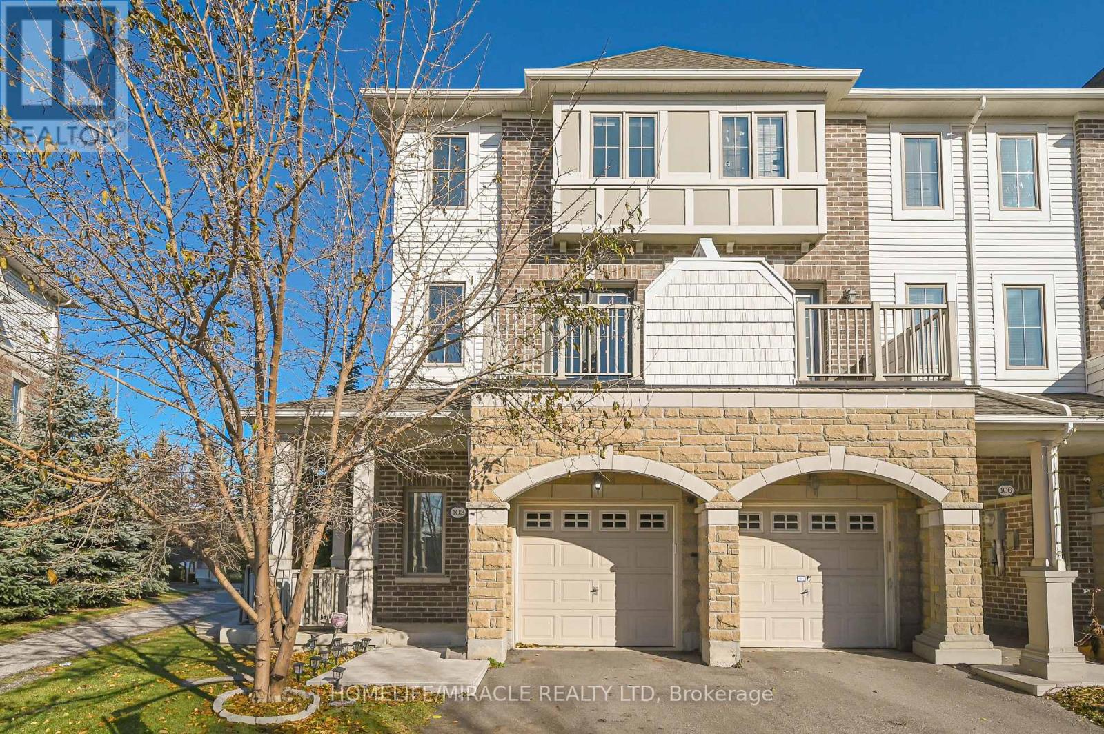 102 Cedar Lake Crescent, Brampton, Ontario  L6Y 0R1 - Photo 3 - W12561702