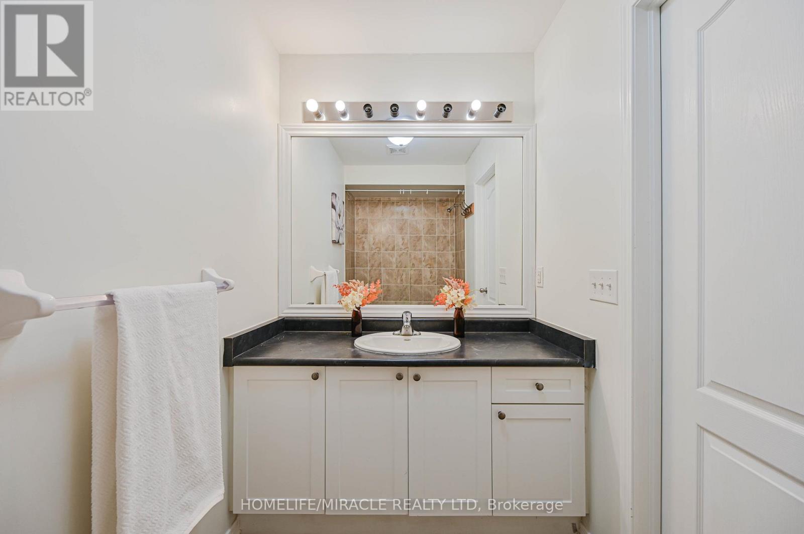 102 Cedar Lake Crescent, Brampton, Ontario  L6Y 0R1 - Photo 37 - W12561702